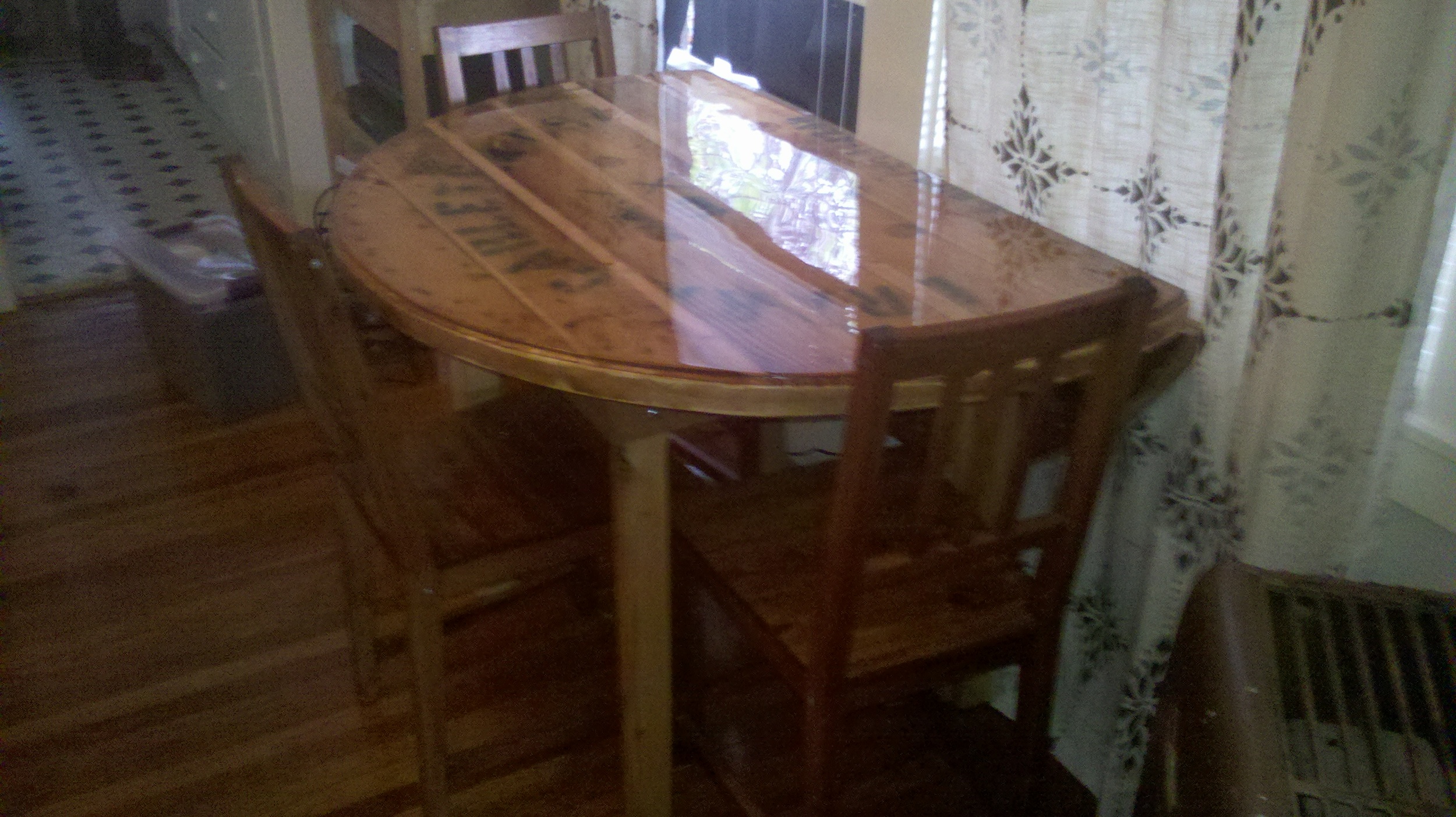 Spool Leaf Table