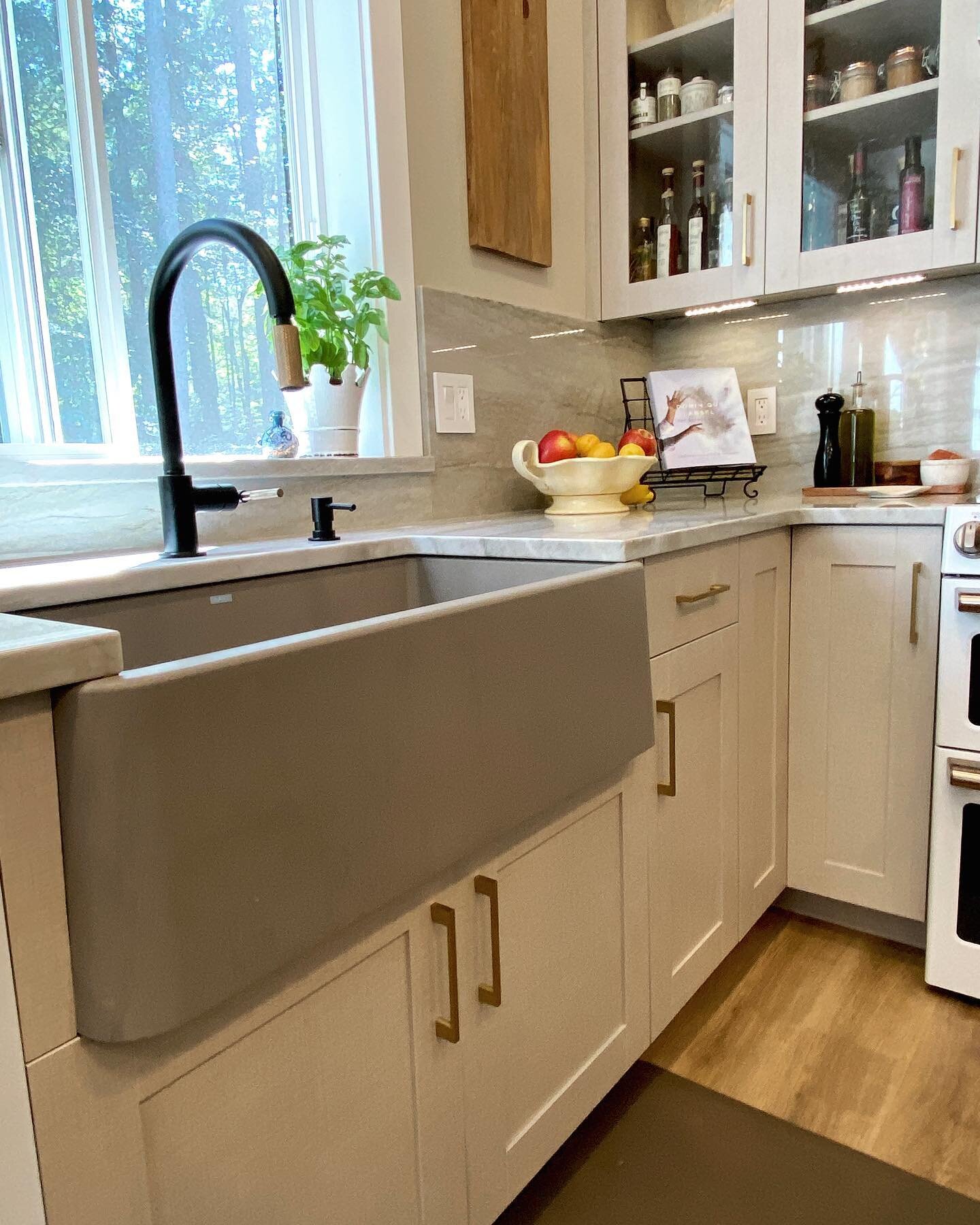 All the best things went into this kitchen! From cabinets that look like they are wrapped in linen to the quartzite counters &amp; backsplash, everywhere is something to fall in love with! xo, CW  #kitchendesign #kitchen #kitchenremodel #bainbridgeis