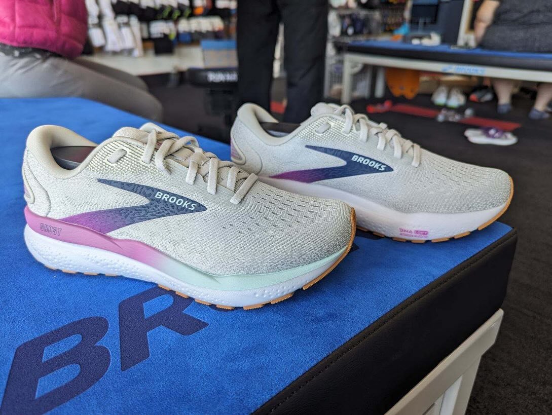 😍 New Ghost 16 comes in so many amazing colors 😍

@brooksrunning abaolutely amazing 👻