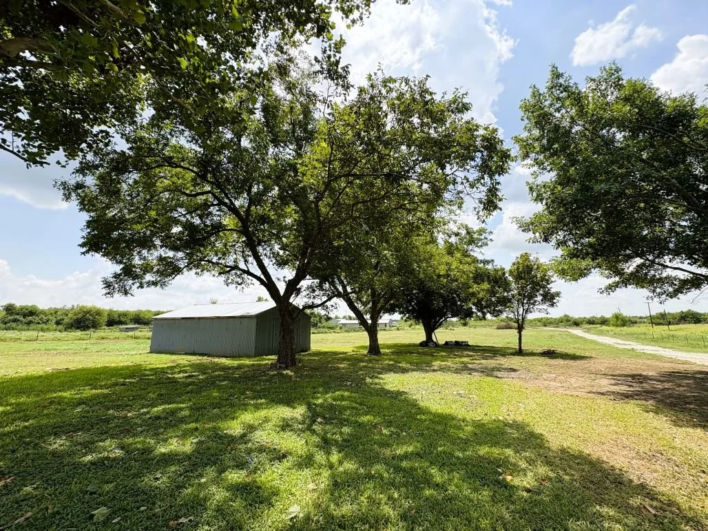 Outbuilding .jpg