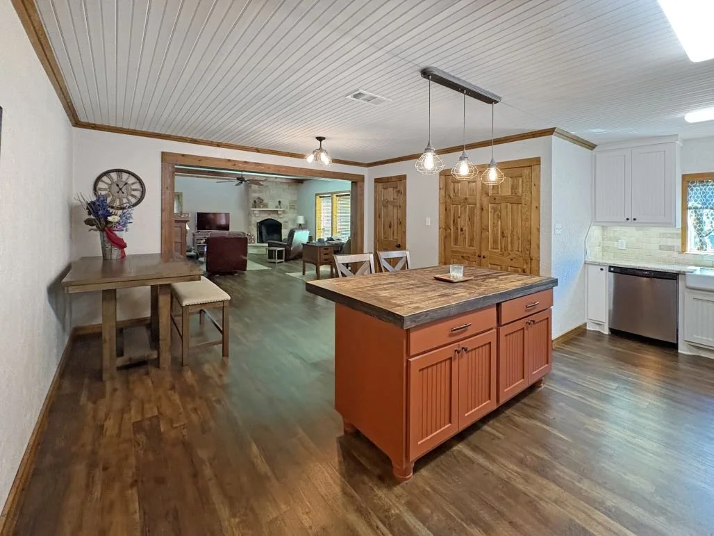 Dining room.jpg