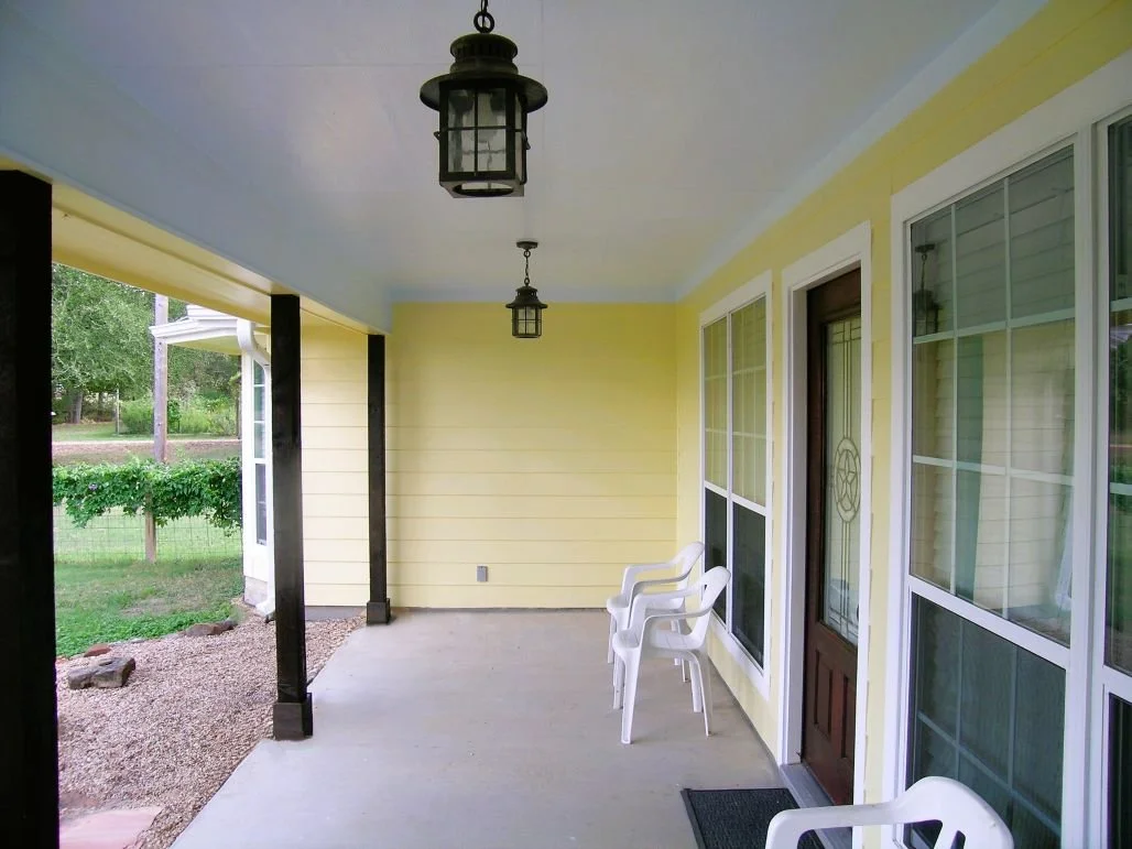 Front porch.JPG