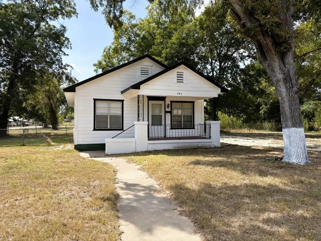 Front of home3.jpg
