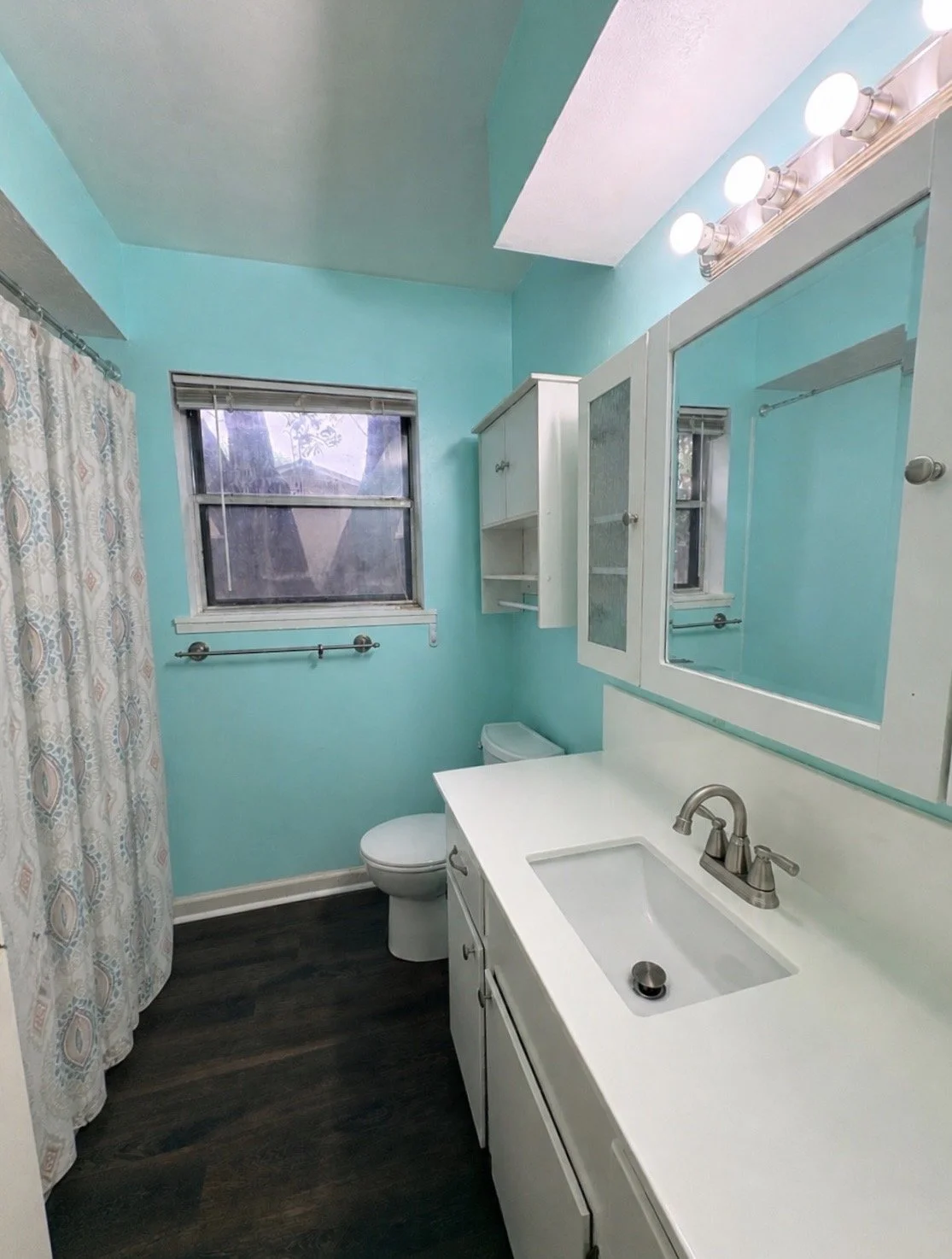 Bathroom 1.jpg