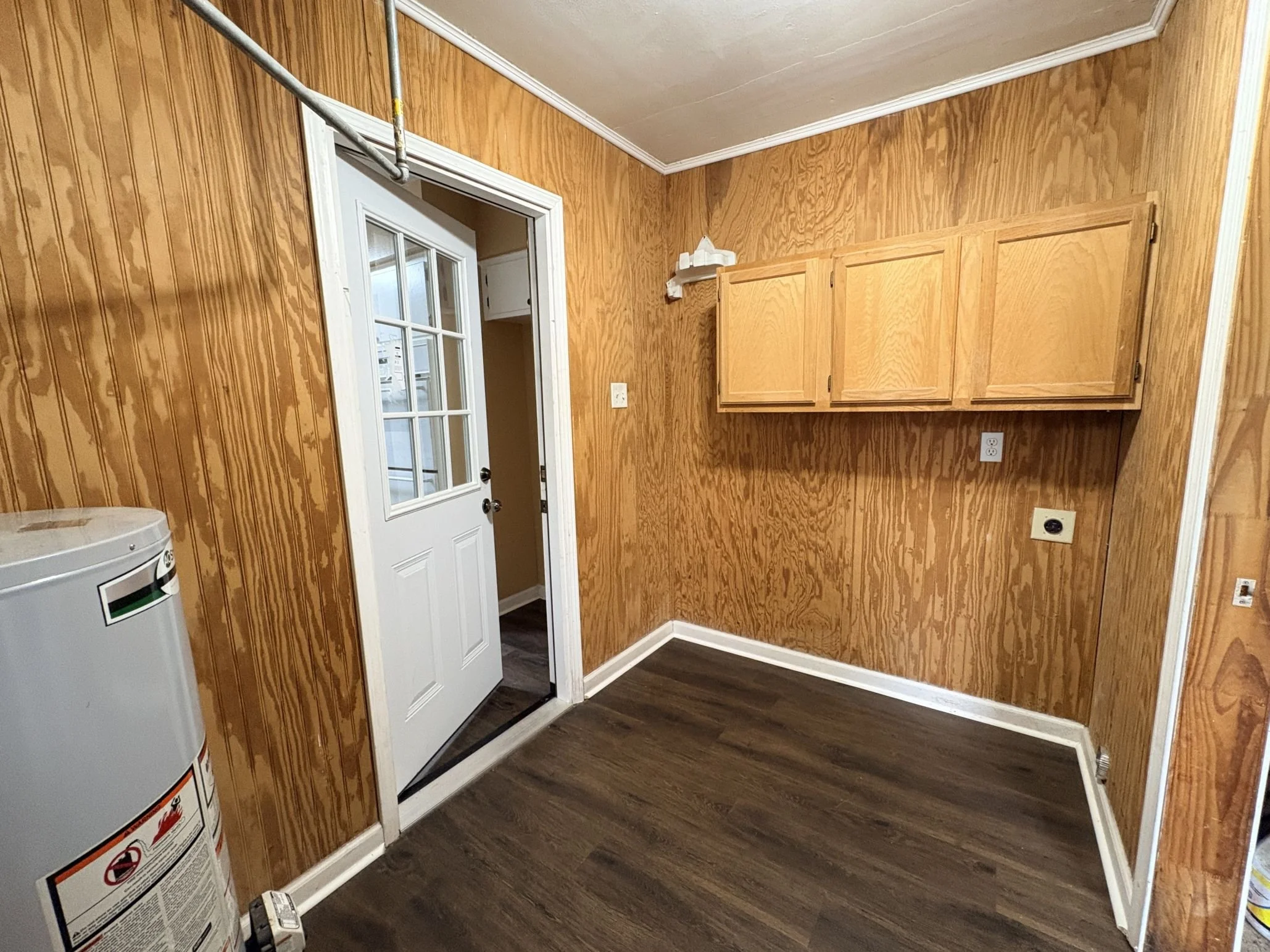 Utility Room .JPG