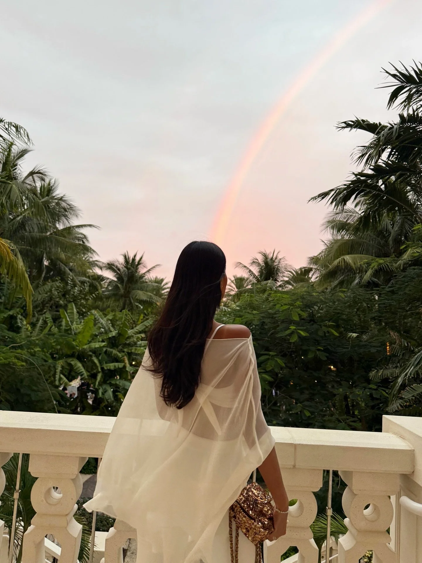 rainbow skies 🌴🤍