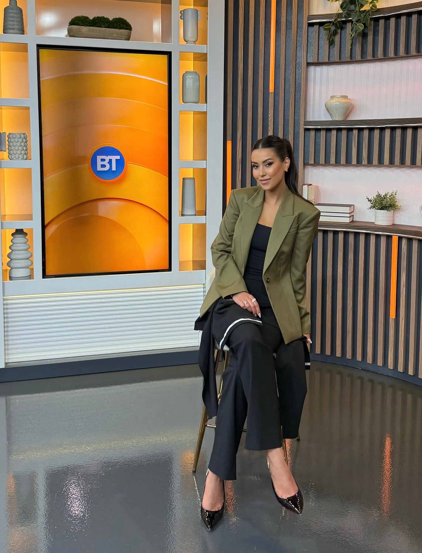 menswear morning on @breakfasttelevision 👔🎥 sharing how to rework celebrity-favourite menswear trends into your winter wardrobe with @timbolen 

clothing sponsors: @roots @canadagoose @winners @brownsshoes 

models: @brettkingswellofficial @byfreda