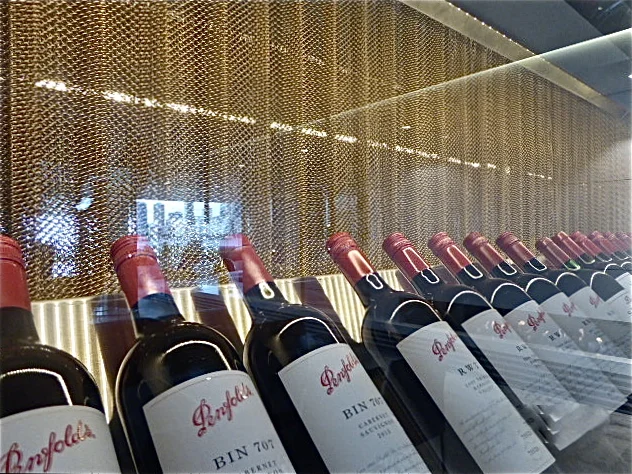 Wine showcase 3[1].JPG