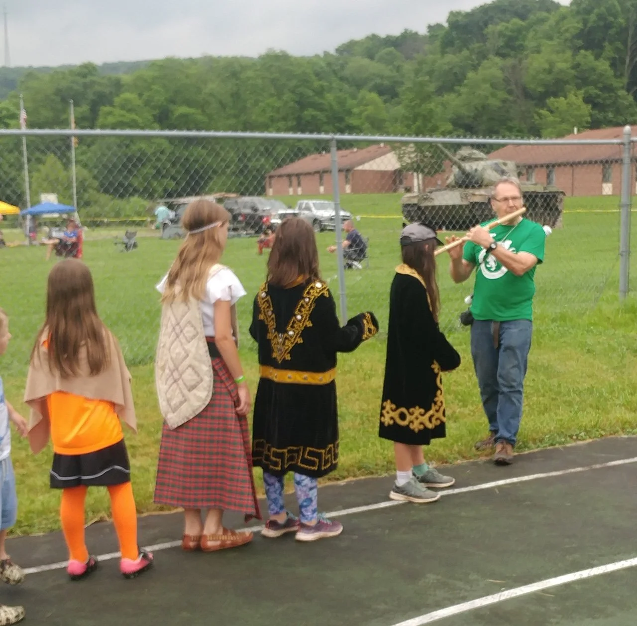 PiedPiperLarrySmith leading cast of the Blarney Stone.JPG