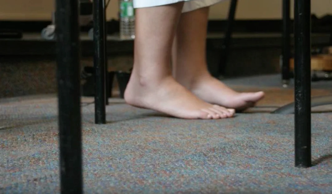2 feet.jpg