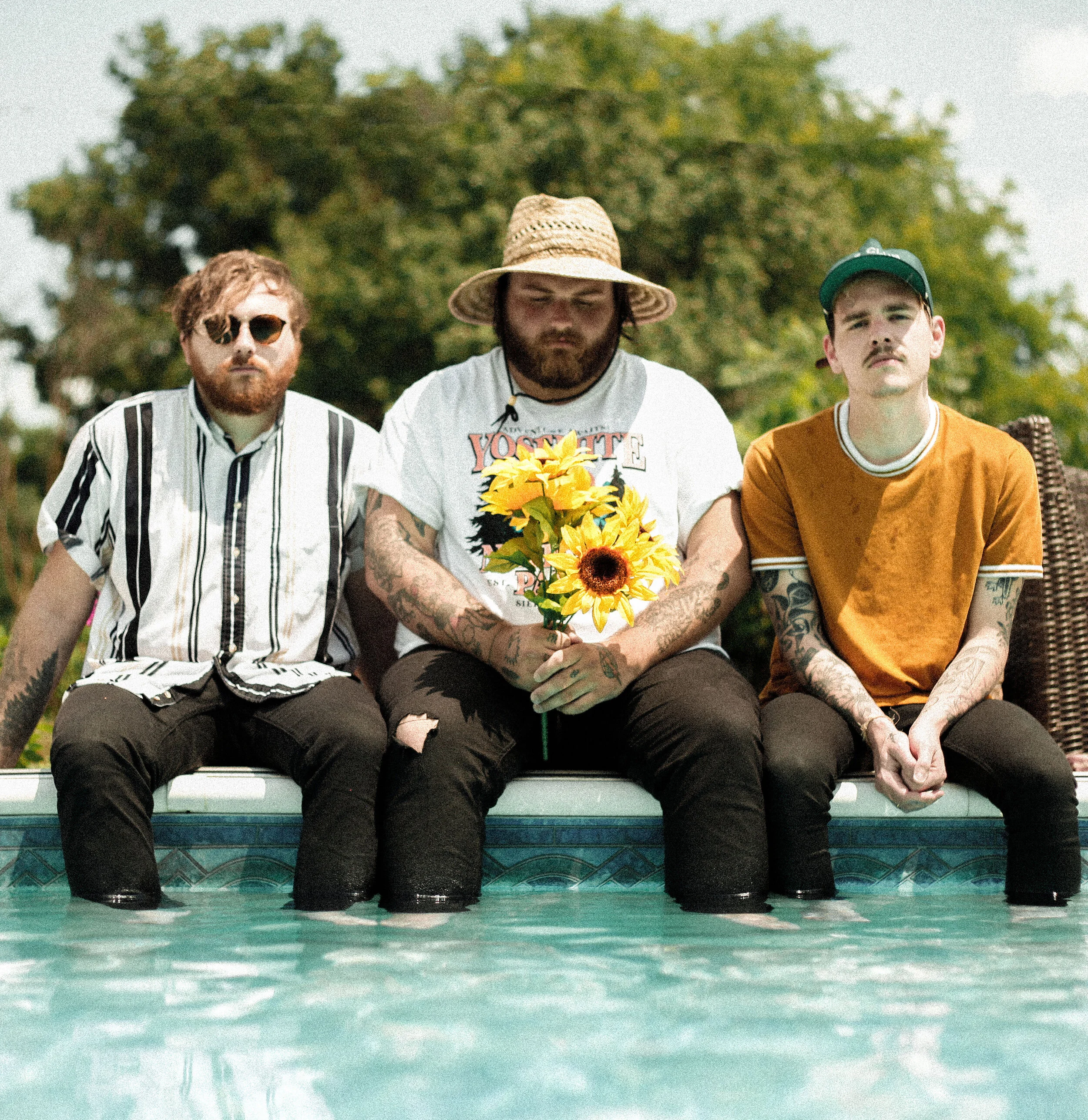 Stay outside. Stay outside. шрифт cupid hearts. Gigngerpale stay outside. Go outside вектор.