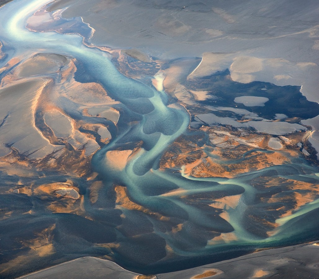 patterns-volcanic-river-iceland-andre-ermolaev.jpg