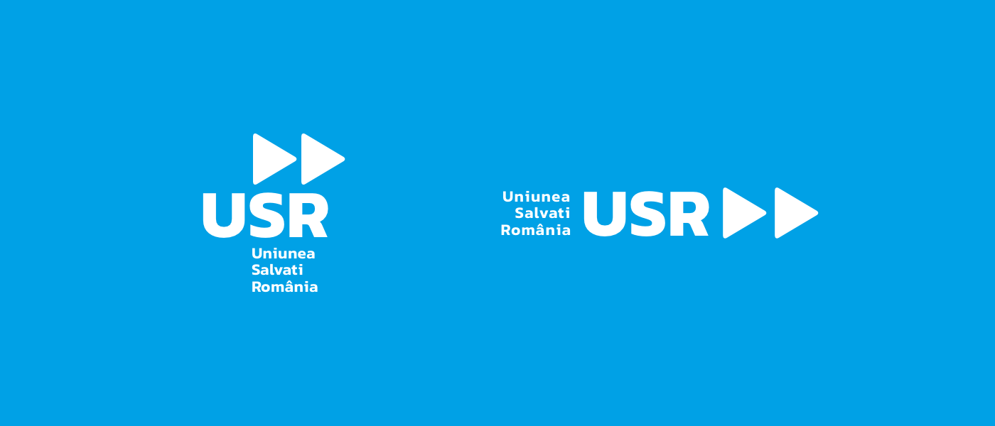 August: Prima idee de logo, cu 3 componente aranjabile orizontal sau vertical — săgețile, acronimul și numele complet.