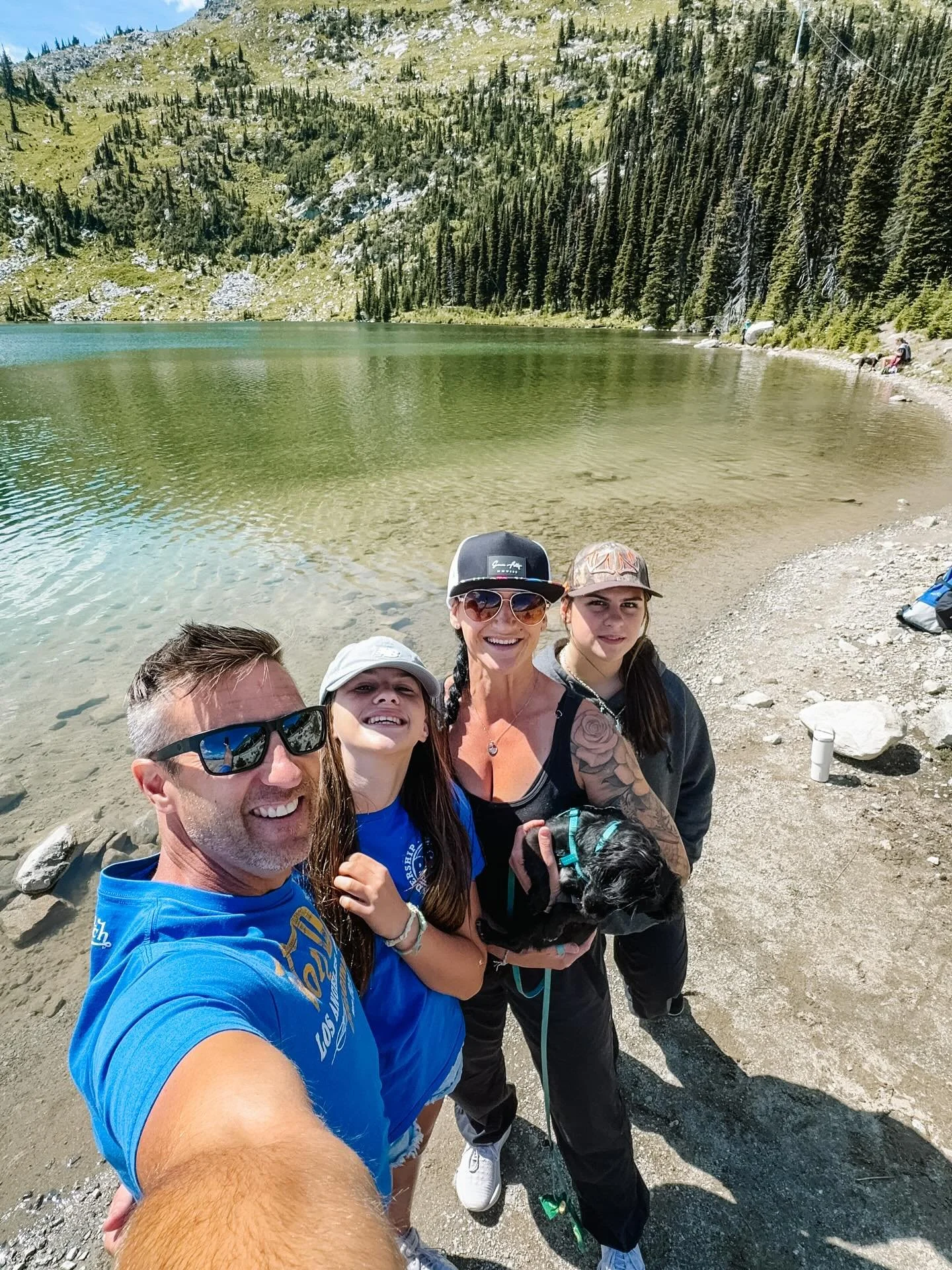 𝑩𝒊𝒈𝒈𝒊𝒆. 🏔️🌲⛰️𝒀𝒐𝒖 𝒉𝒂𝒗𝒆 𝒎𝒚 𝒉𝒆𝒂𝒓𝒕 𝒊𝒏 𝒂𝒍𝒍 𝒔𝒆𝒂𝒔𝒐𝒏𝒔. 

I love the mountains. So grateful to have such a majestic place like @skibigwhite  so close to us. 
Great family memories can be made in any season up at Big White. 

