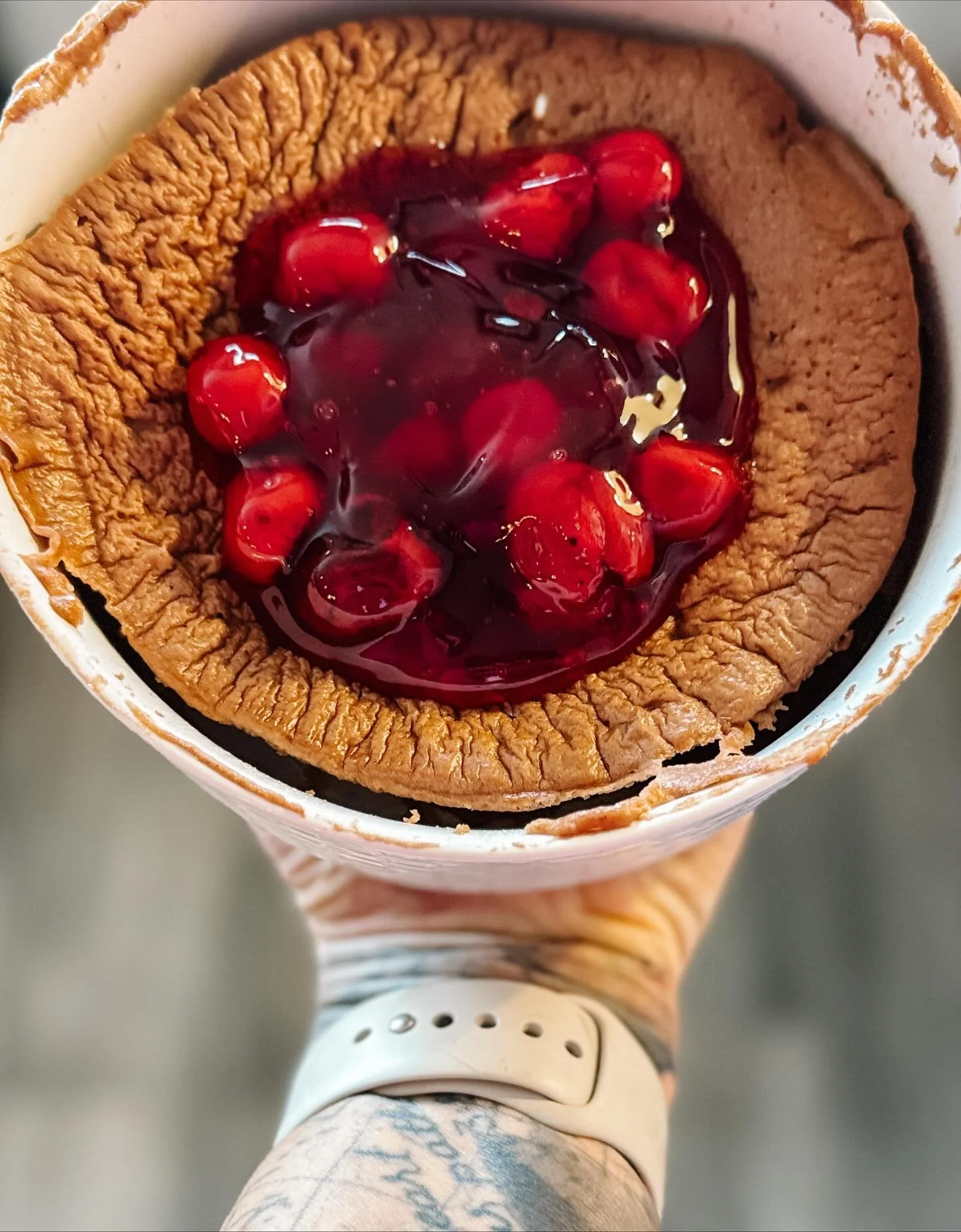 𝑩𝒍𝒂𝒄𝒌 𝑭𝒐𝒓𝒆𝒔𝒕 &ldquo;𝒑𝒂𝒏𝒄𝒂𝒌𝒆 𝒃𝒐𝒘𝒍&rdquo;

430 Calories
53.4g protein

My current fave, easy breakfast idea when I wake up with a sweet tooth! 

swipe for ingredients ➡️
and then you can save it, for when you need it 😉

Mix the w