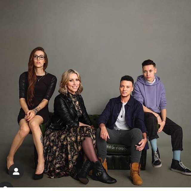 @starbucksuk new advertising shoot for @irisworldwide introducing #whatsyourname!
I was so honoured to work with @elizalilyrose @cairo_leon and to meet @thenicolegibson @_that_trans_model_ too.
@stefaniadagostino and I worked with @maria_francolini_s