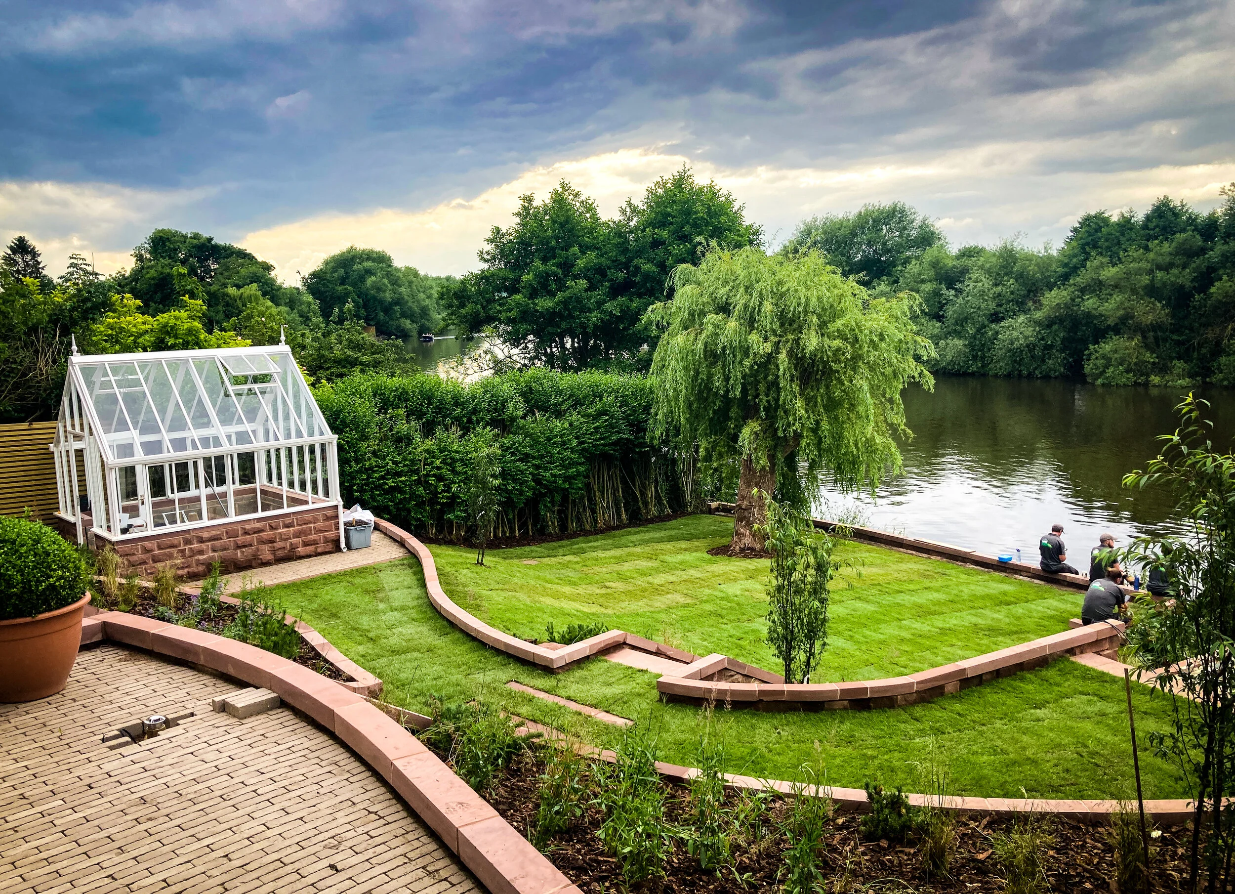 Land studio — Dee Banks