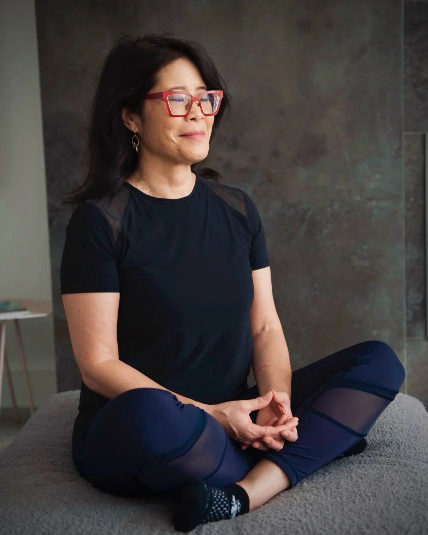 Meditation is one of the most powerful ways to care for your brain and it does not have to be complicated. Neuroscience shows that even a few minutes a day can strengthen the prefrontal cortex and quiet stress circuits linked to anxiety and overwhelm