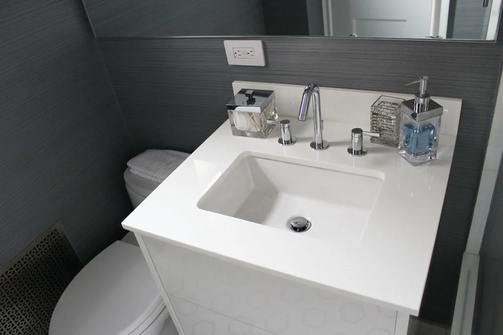 BATHROOM 10.jpg