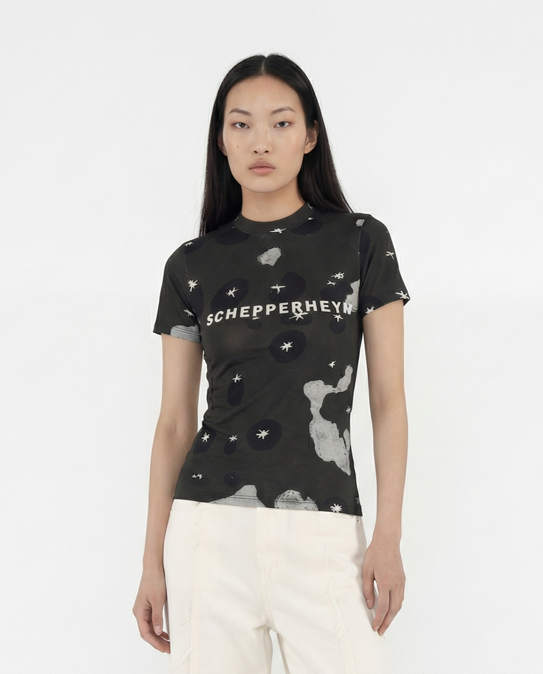 CLIO _ Tomato Print B/W