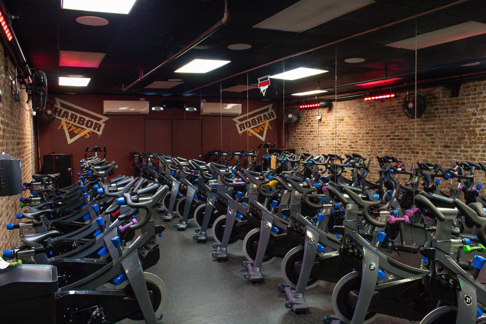 HARBOR FITNESS 92 CYCLING ROOM