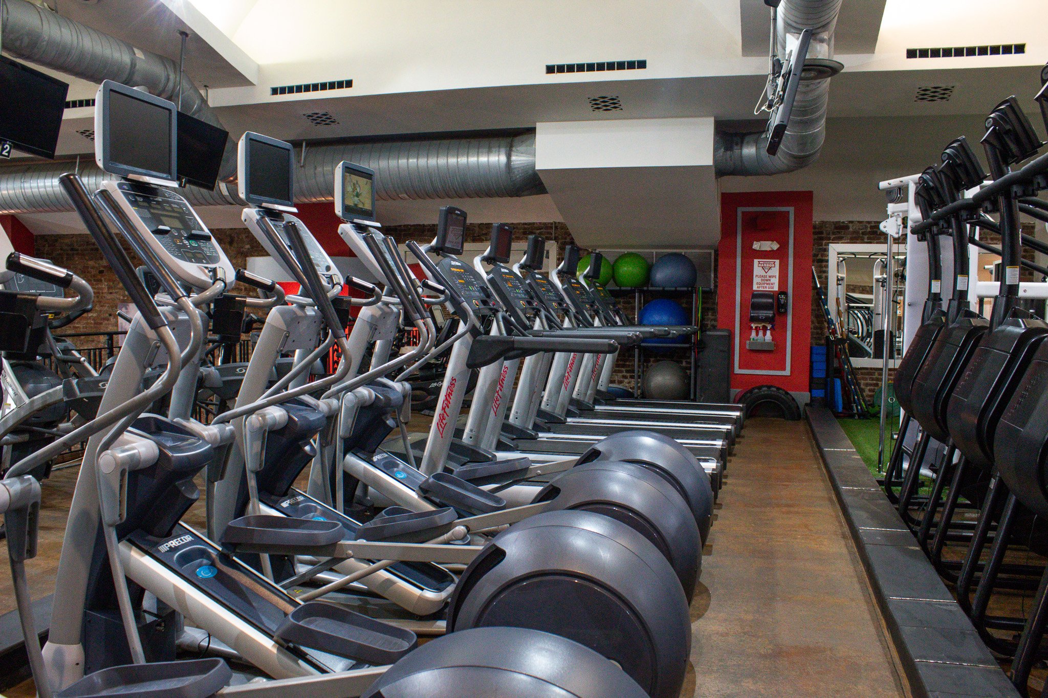 HARBOR FITNESS 92 UPSTAIRS CARDIO