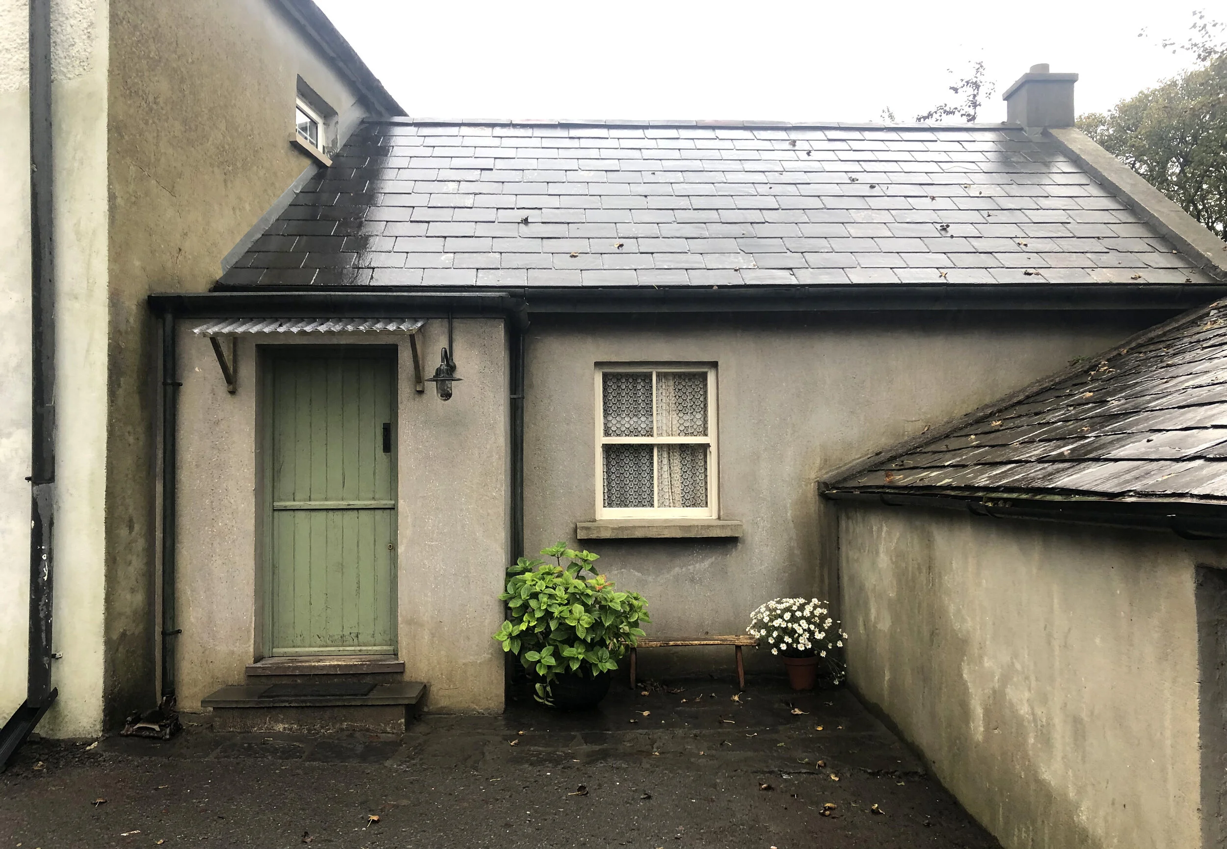  EXT The Reilly House Kitchen - Set build 