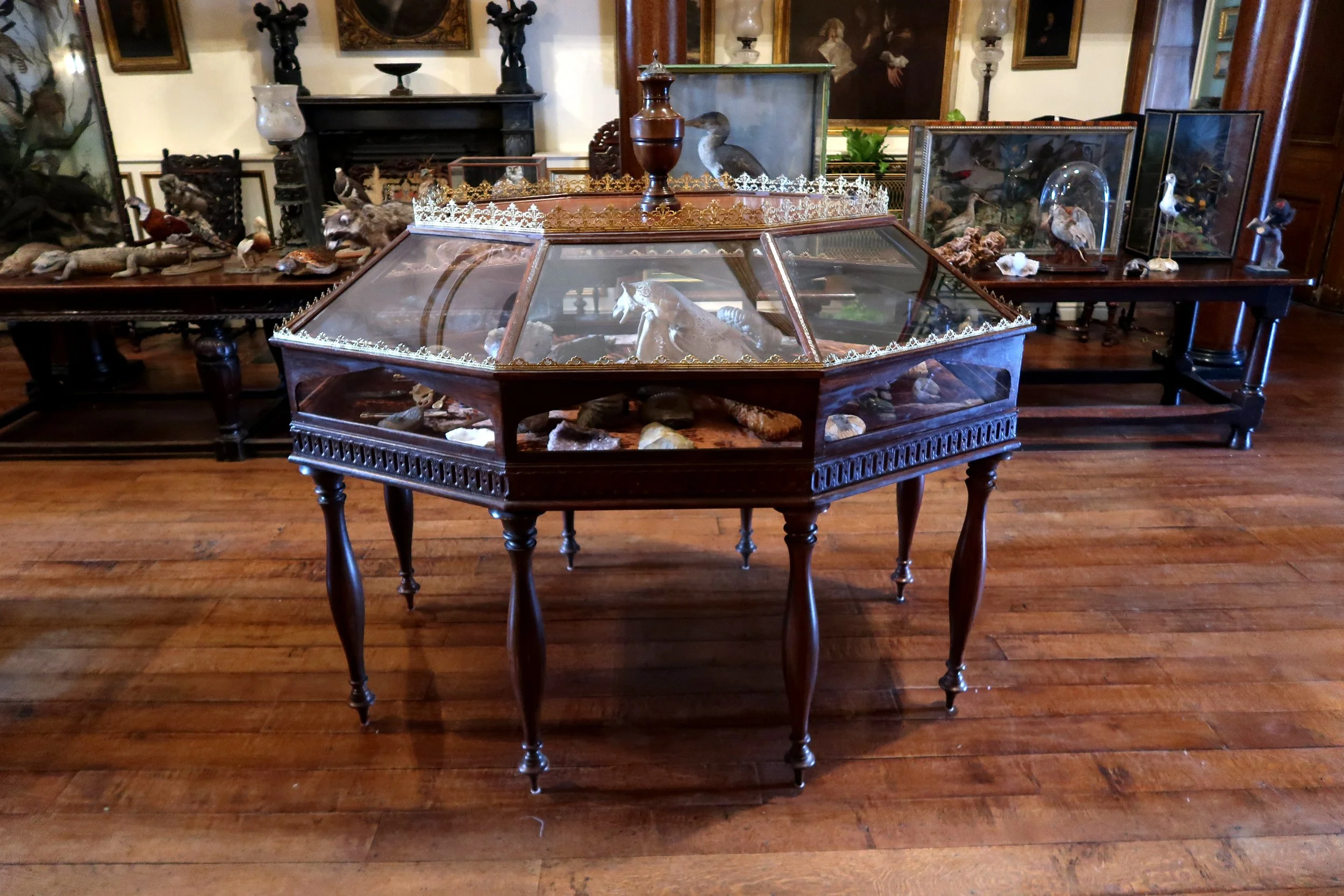  INT Wragby Hall - Display Cabinet build 