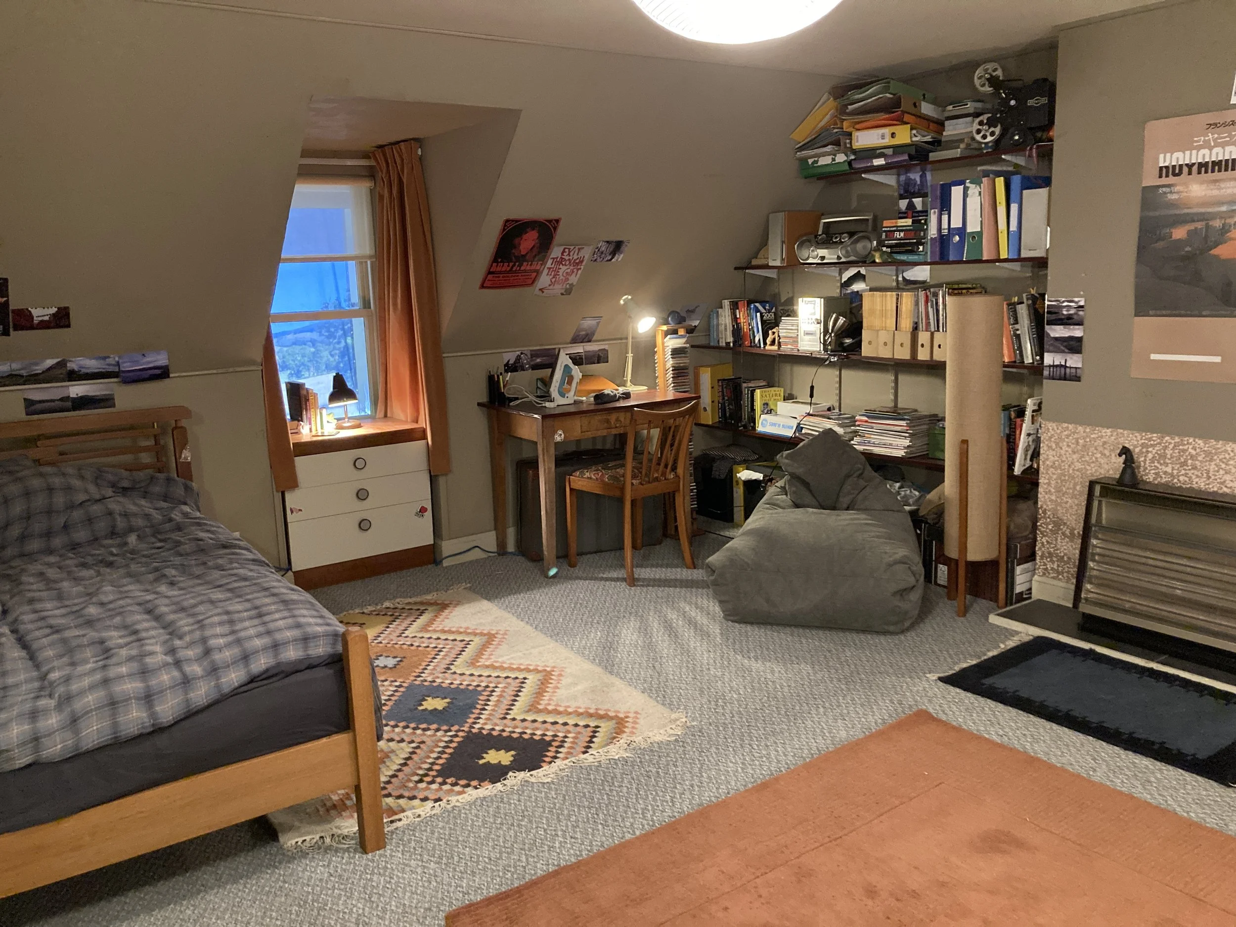  INT Davis’s Bedroom - Set Build 