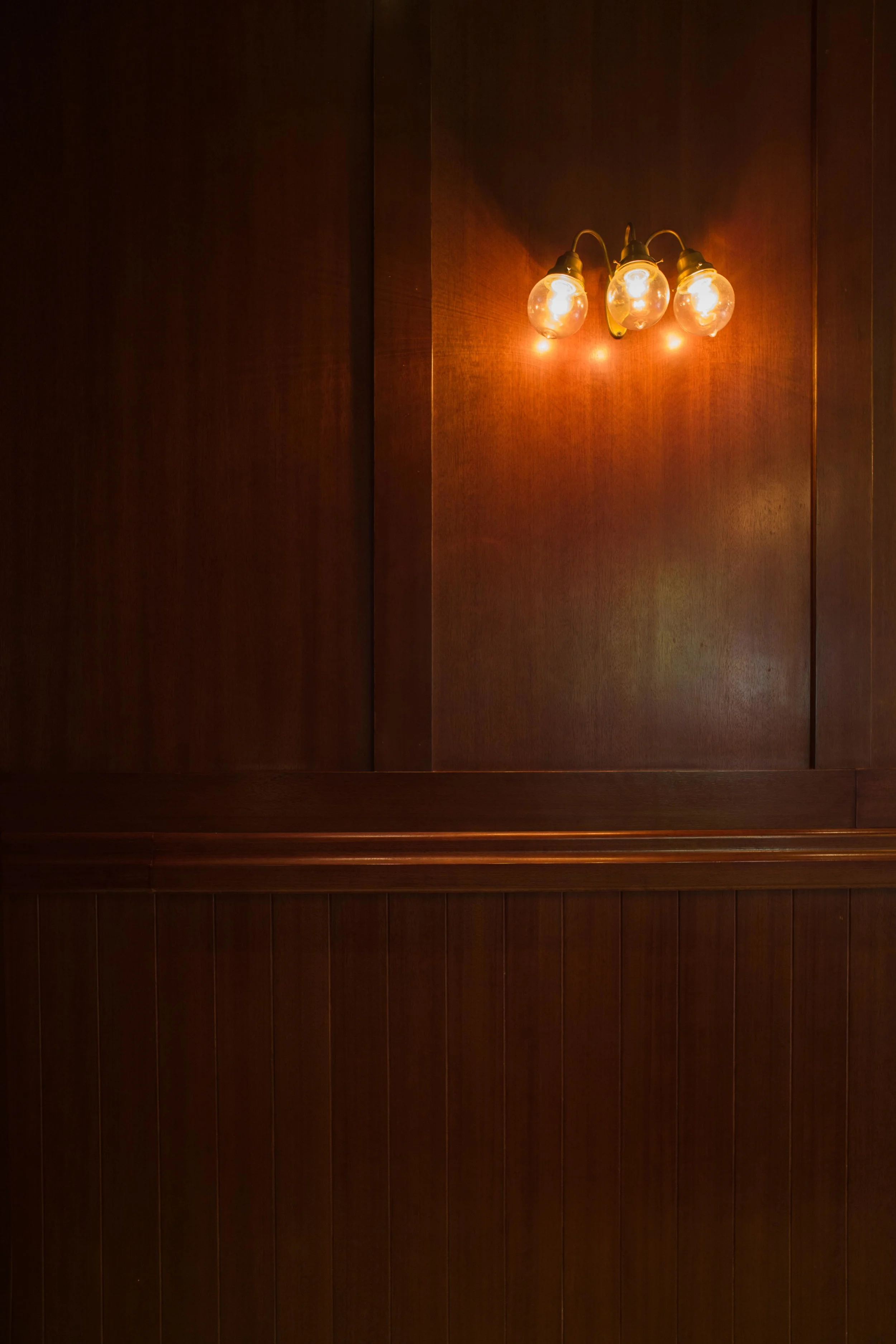 LR_Olivier Jakarta Details Shot-7.jpg