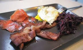 A low-nutrient, low fiber paleo breakfast. Image credit: Flikr