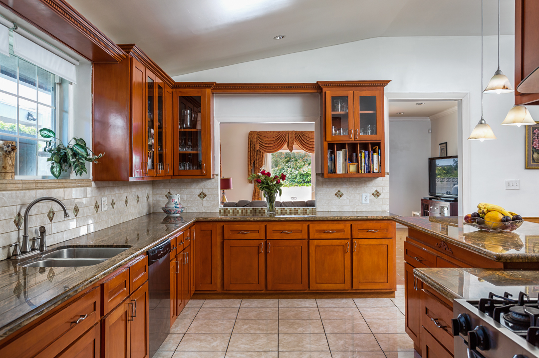 4174 Mount Vernon Dr-6.jpg