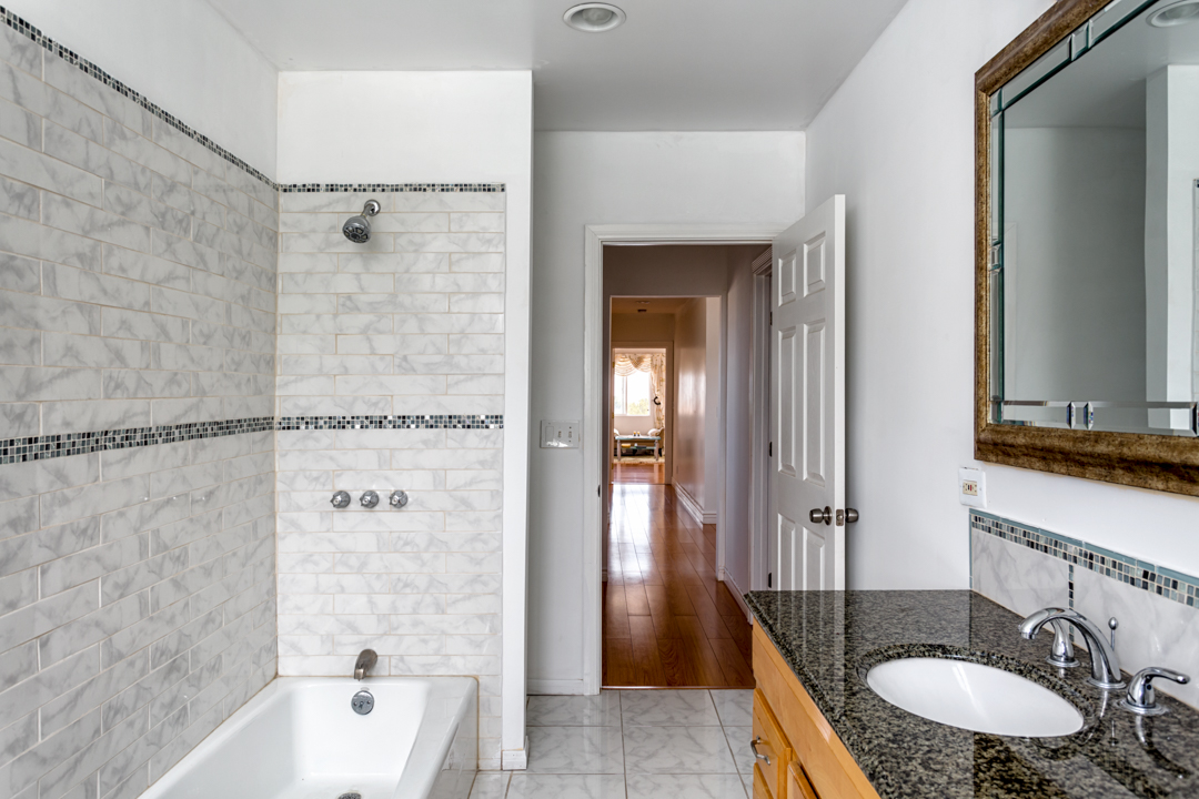 4174 Mount Vernon Dr-16.jpg