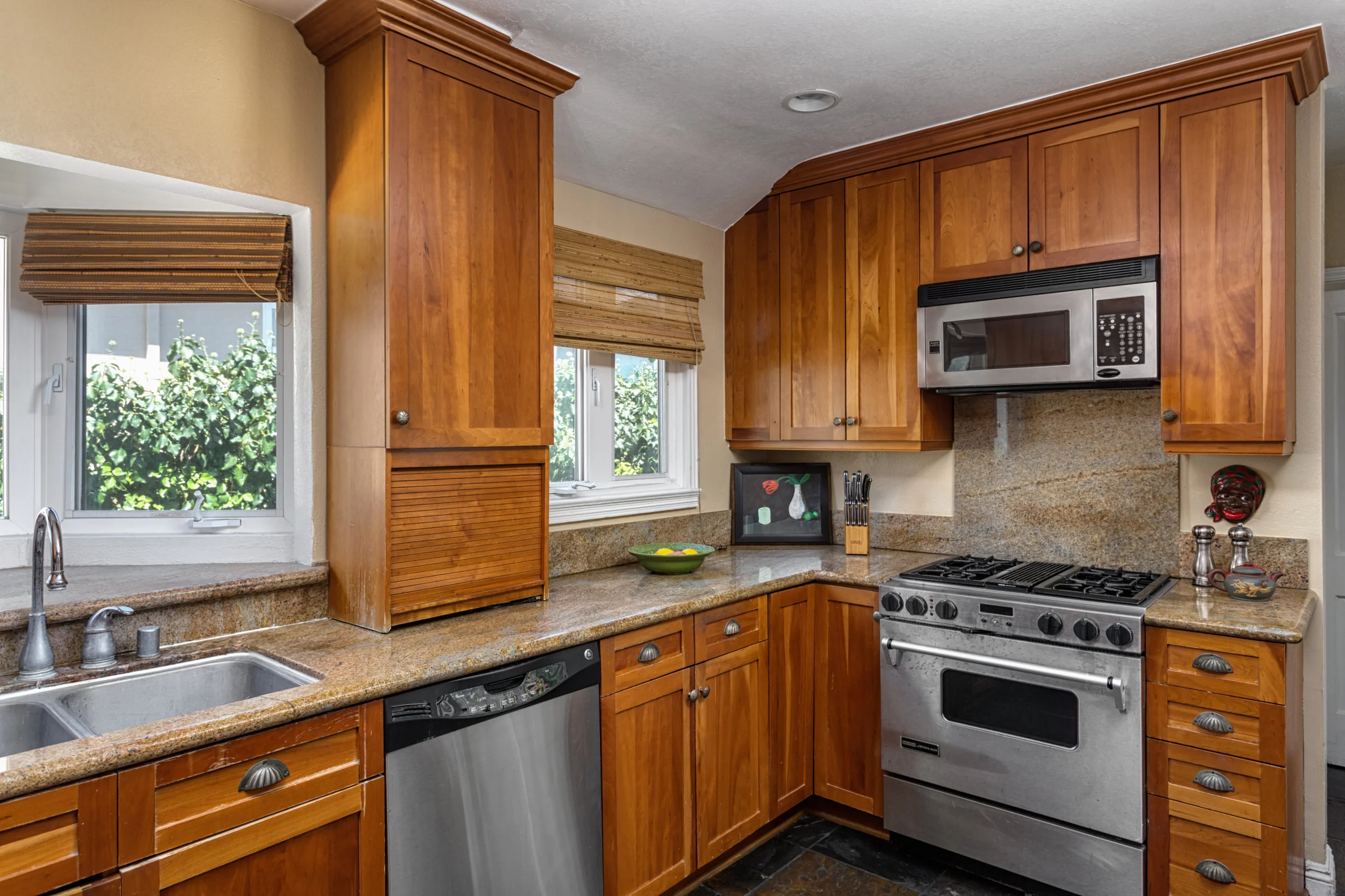 3731 Monteith Dr-10.jpg