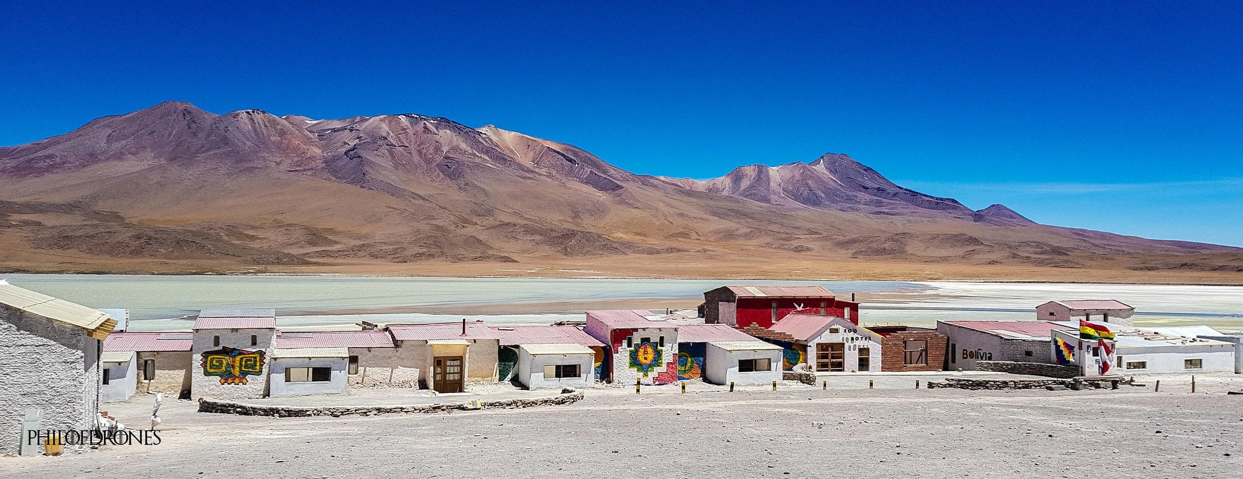 Hôtel Los flamencos au bord d'une lagune Bolivienne