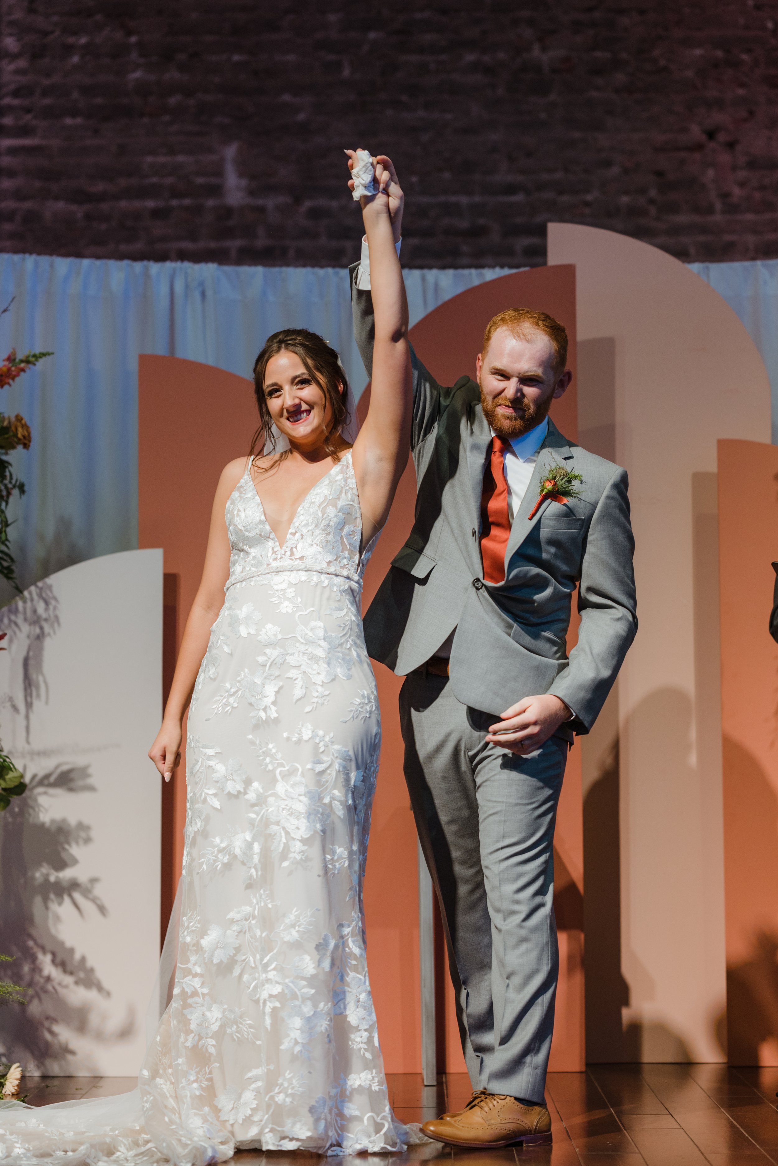  Taylor Atkinson Photography captured Cera’s and Dylan’s Fall wedding at the Omaha Palazzo perfectly! So many candid shots of their love, joy, and comradeship between their family and friends, along with the beautiful floral and natural ambiance of t