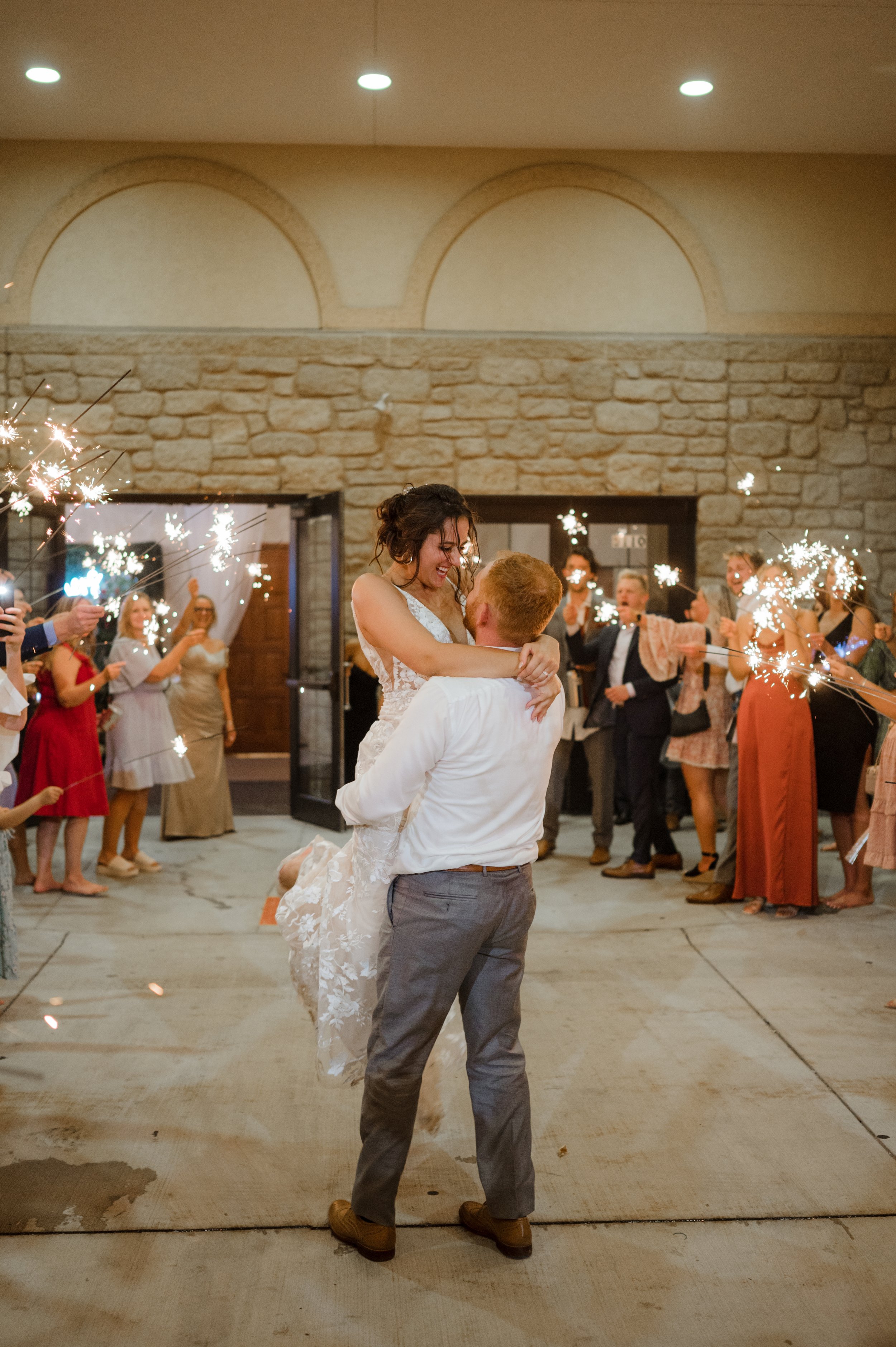  Taylor Atkinson Photography captured Cera’s and Dylan’s Fall wedding at the Omaha Palazzo perfectly! So many candid shots of their love, joy, and comradeship between their family and friends, along with the beautiful floral and natural ambiance of t