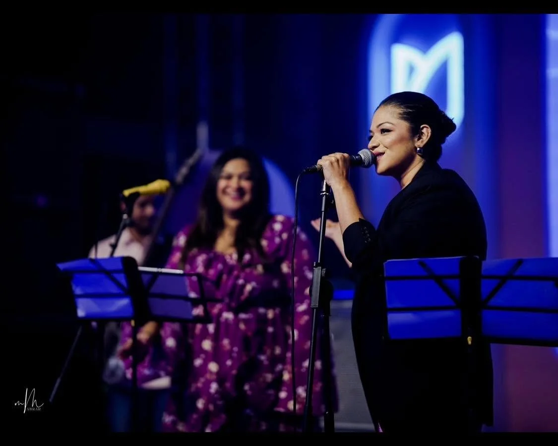 An absolute treat to have the powerhouse @tashfeeofficial onstage with us. Had a lovely time with @adnanrushdi @alistair_raj @ahnaf_khan_anik, @annie.hossain, @pondsbd and the super event team at IMS.

Photo credits: @mmabrar_photography