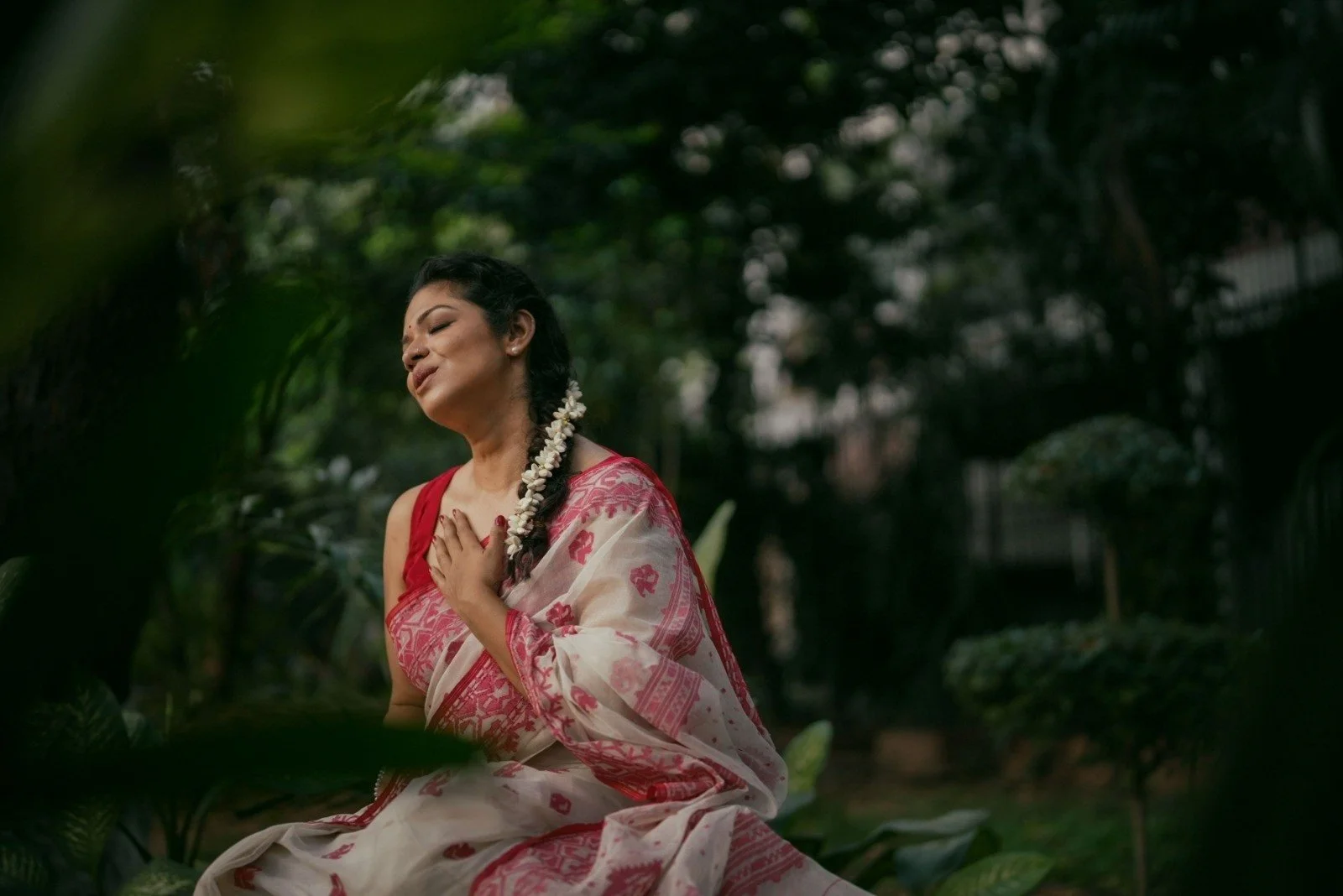 শুভ নববর্ষ &hearts;️
Delighted to start the year with Rabindranath.

Thank you to my lovely collaborators:

Video by @sunnykabir  and  @xim_032 
Audio by @studiokd16 
Photography by @ata.m.adnan 
Wardrobe courtesy of @jo_preserving_heritage 
Makeup b