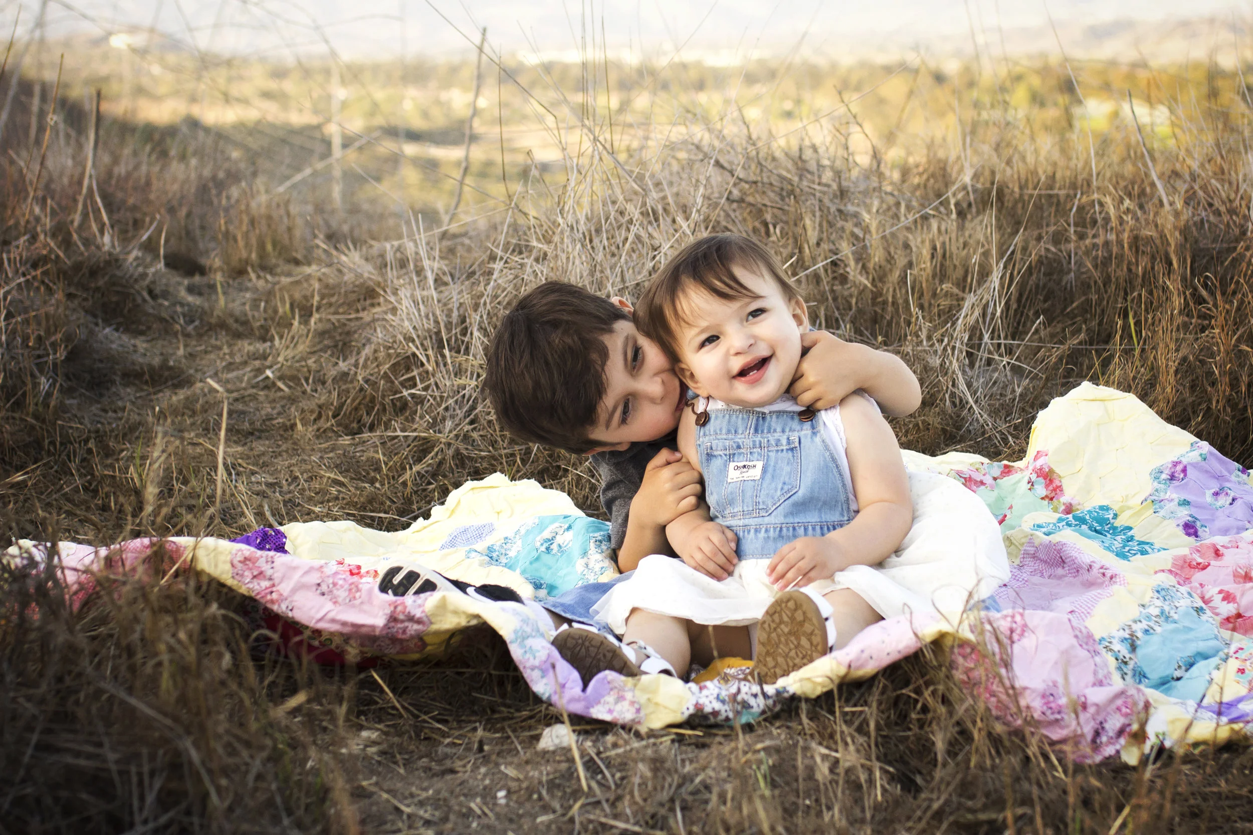 Nom Nom | Sibling Photographer