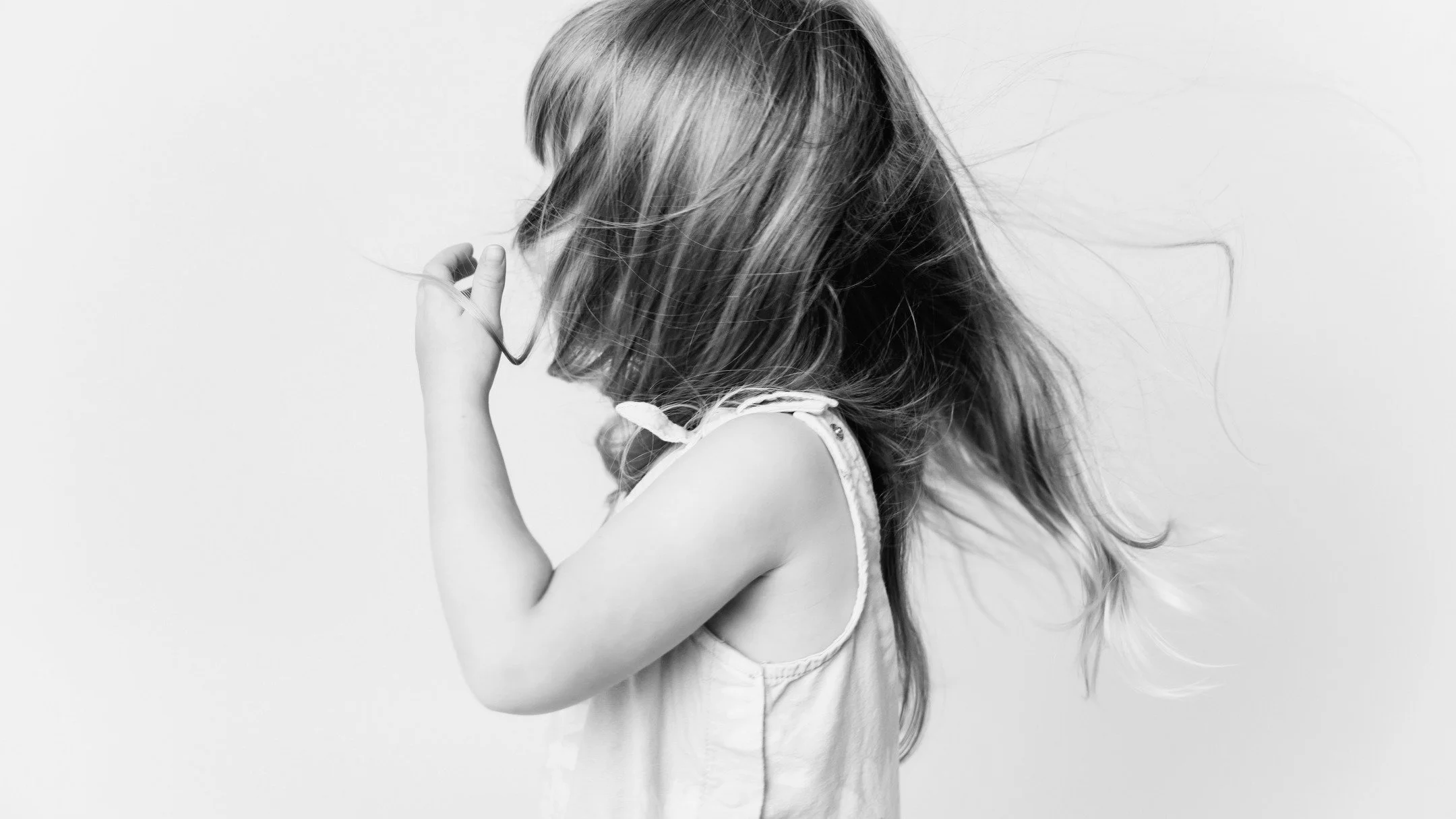 Pulled the fan out and, as you can see, she was blown away!

#missionviejophotographer
#orangecountyphotographer
#letkidsbekids
#ocportraitstudio
#staceystillphotography