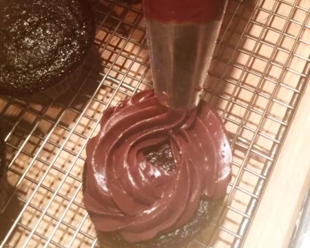Frost with spoon or a piping tip.