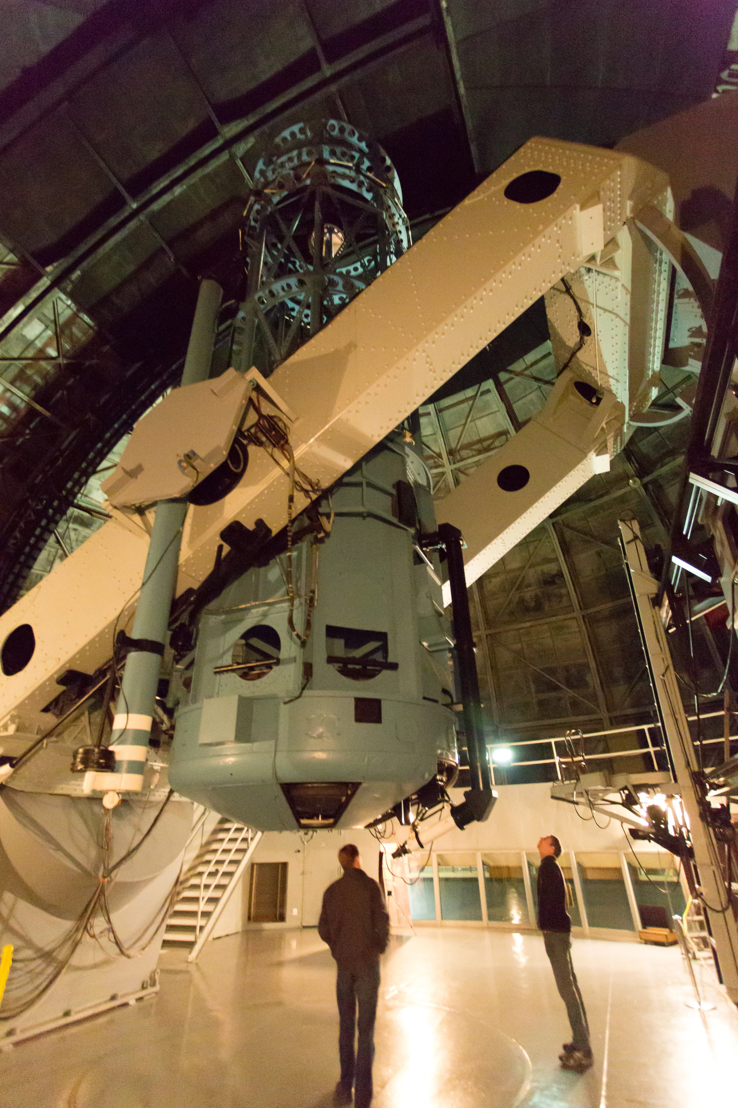 The 100-inch Hooker telescope , which was the largest telescope in the world from its completion in 1917 to 1949,