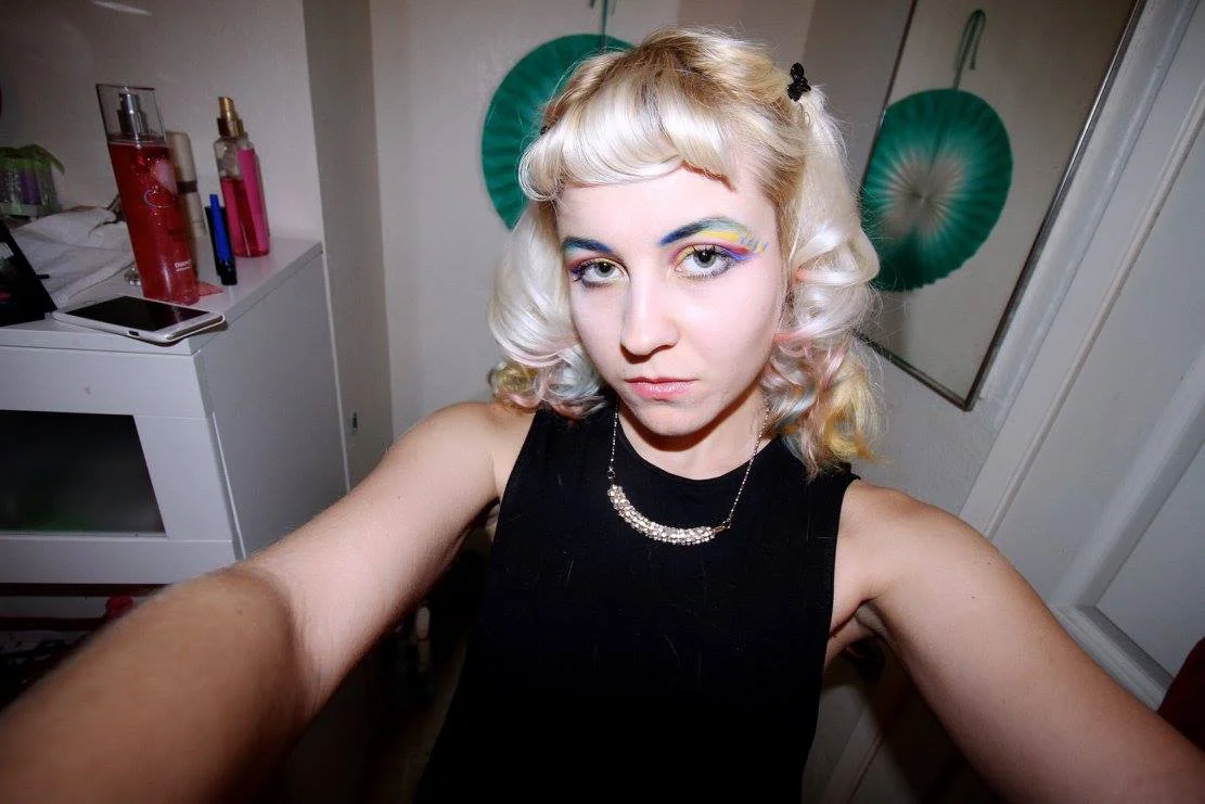selfie life = sentient life