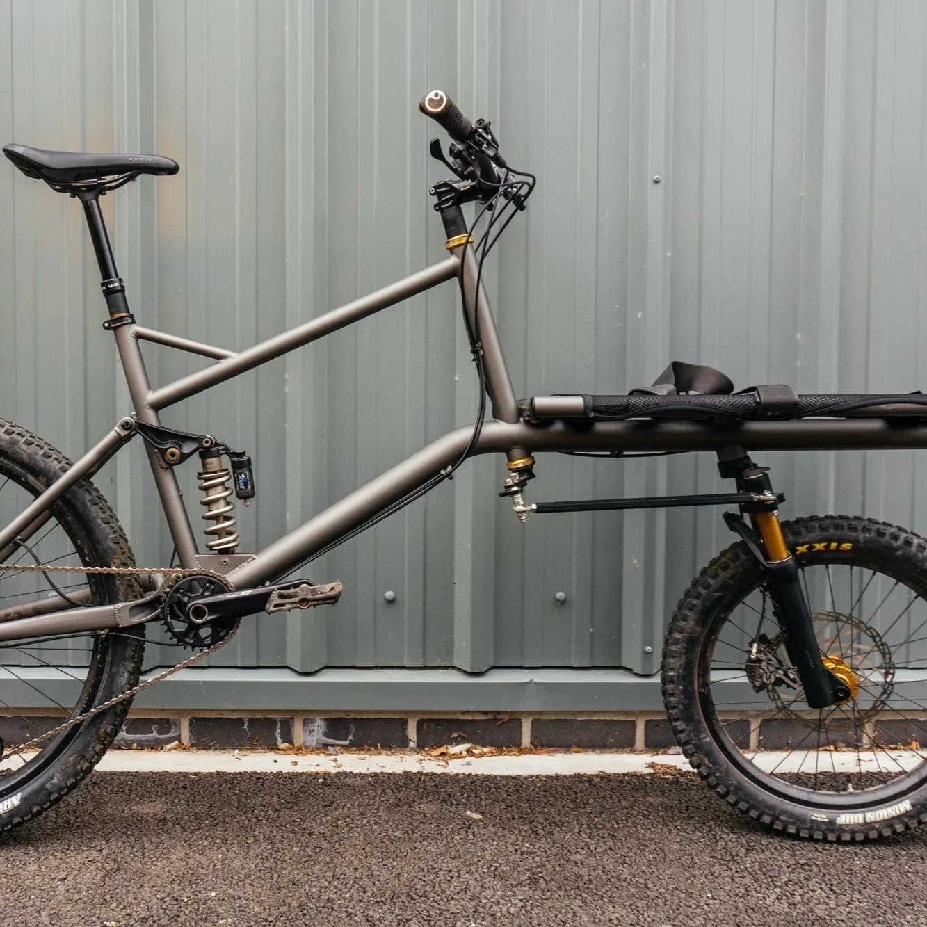 Sentient-Omni-Special-Full-Suspension-Cargo-Mountain-Bike-2.jpg