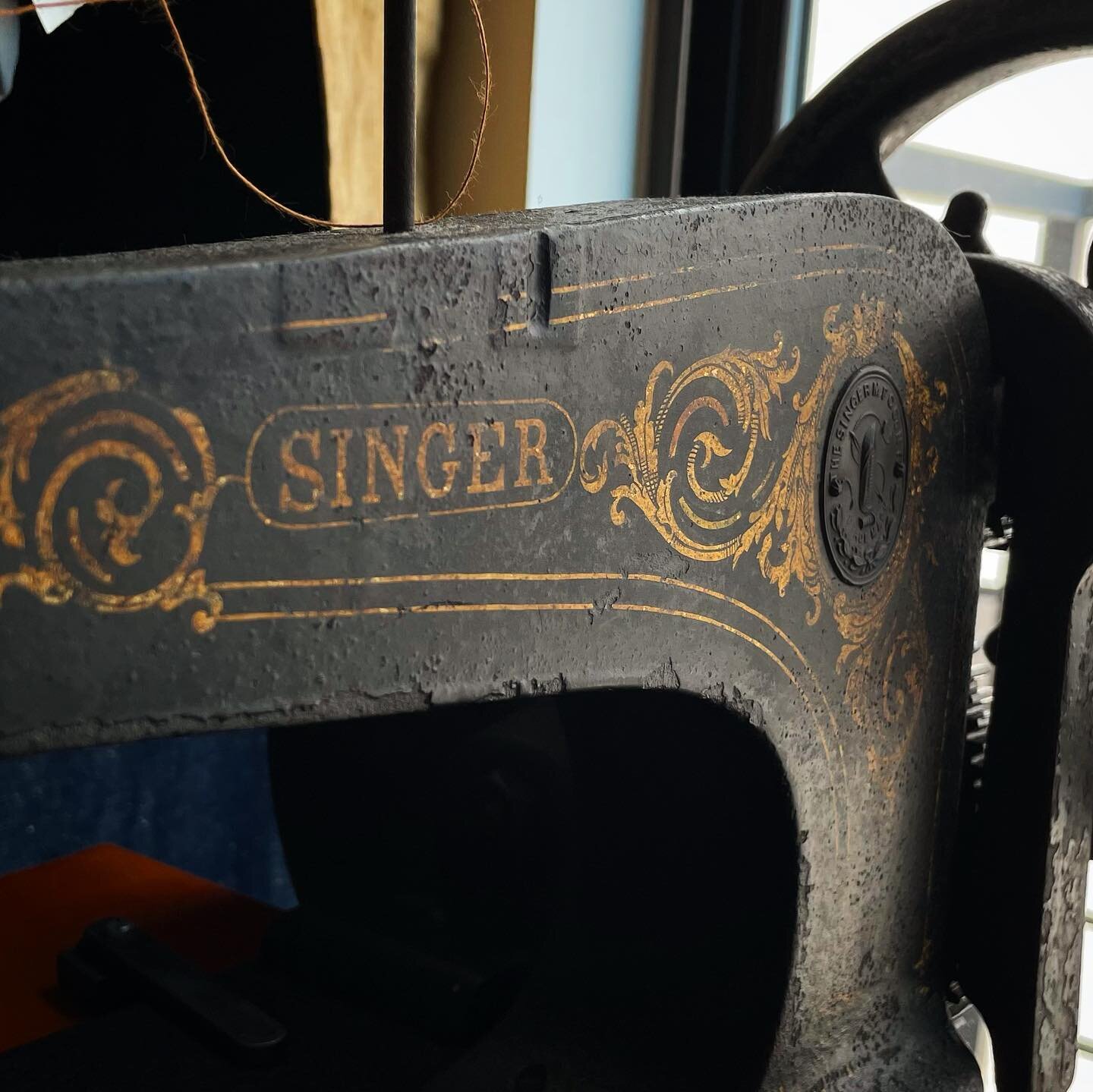 Time-honored machine, she drives me crazy. Have a nice weekend. #singerno2 #jacobdavis #1881