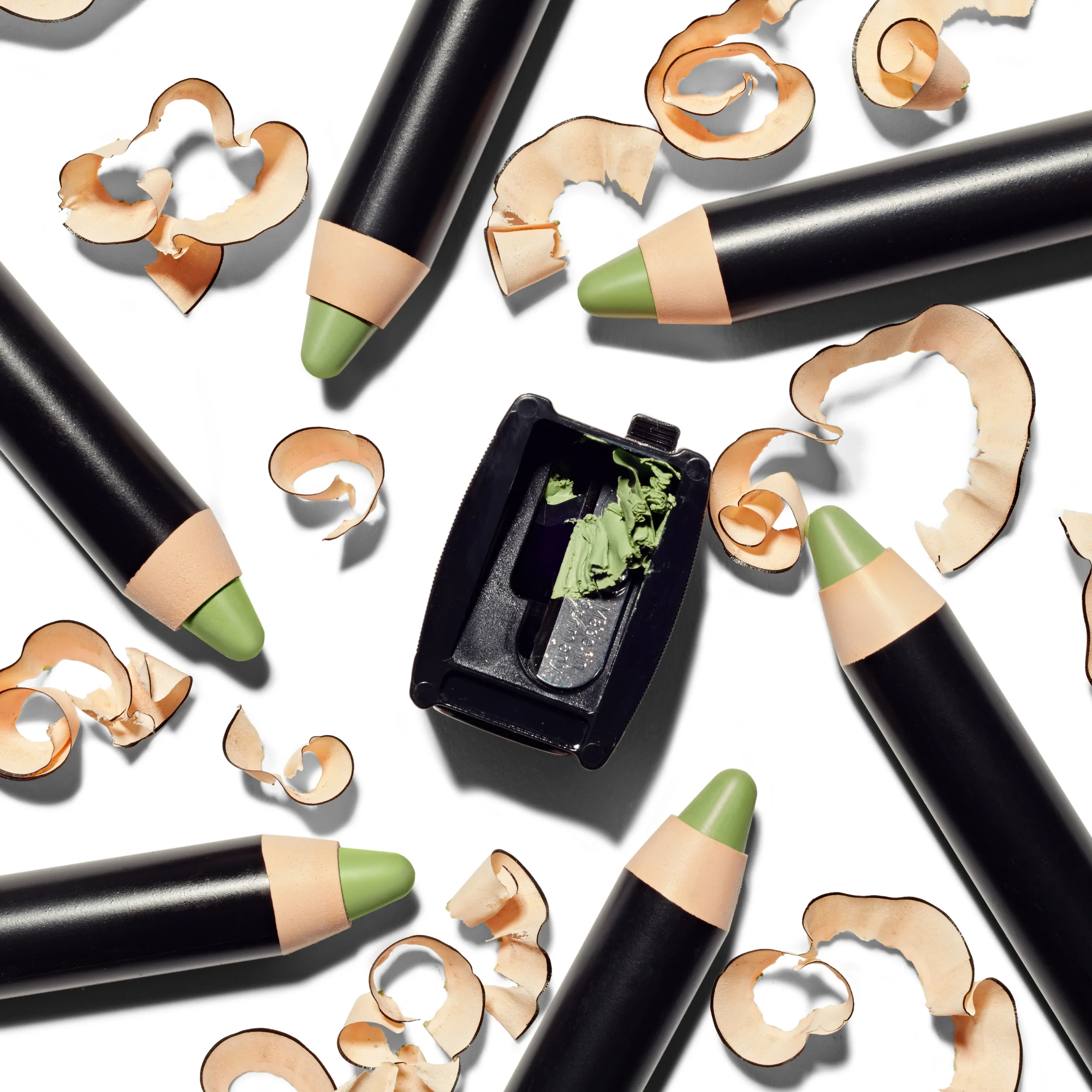 2016_03_22_SMASHBOX_SOCIAL_SHOT05_GETLESSRED_SHARPENER_BASE SHOT.jpg