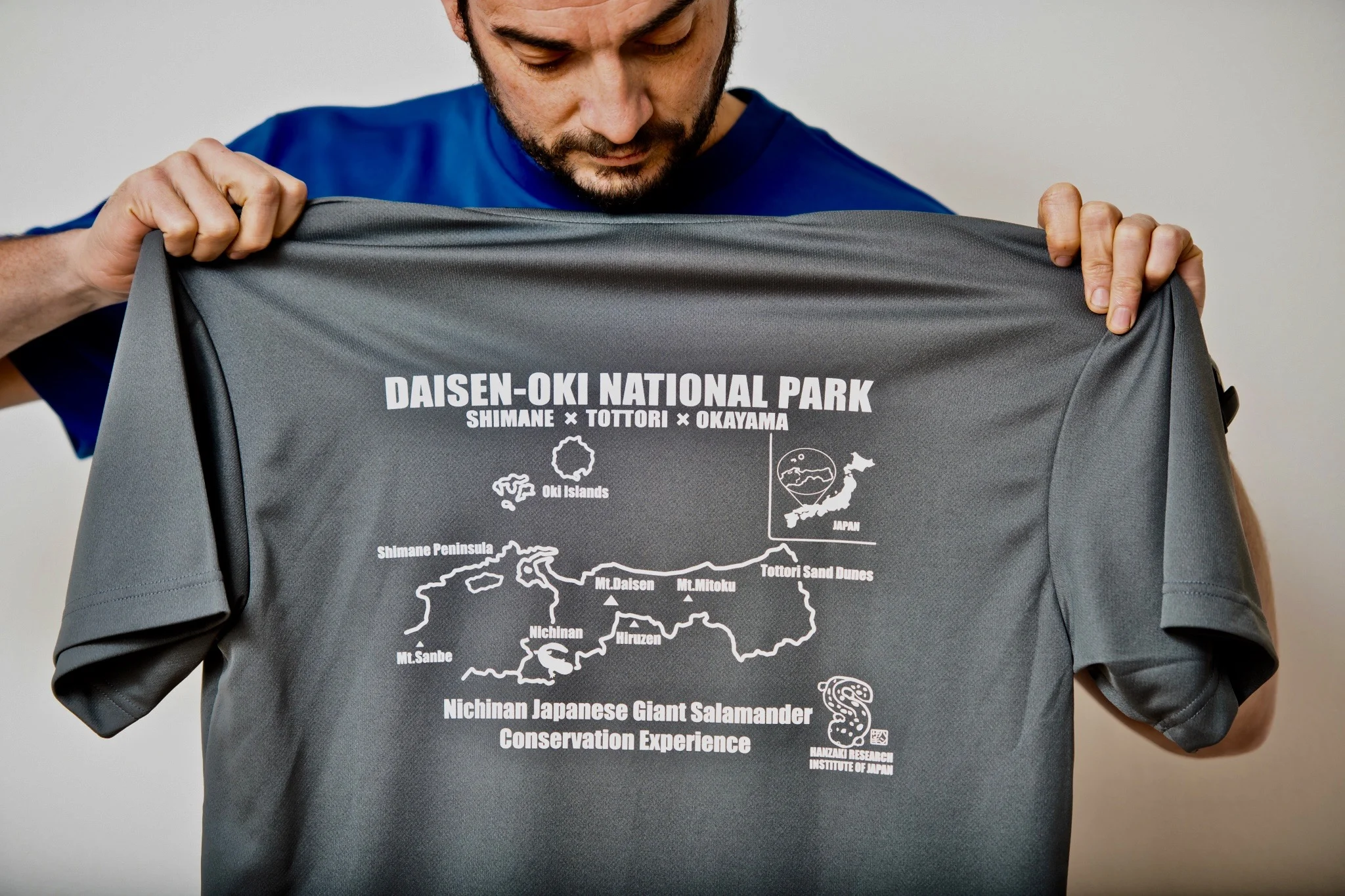 t-shirt back grey (1).jpg