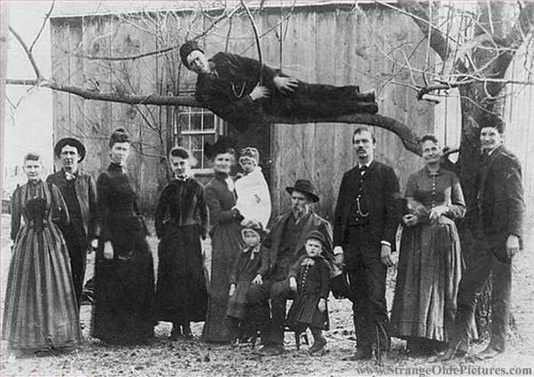 weird-family-photo-victorian-guy-in-tree.jpg