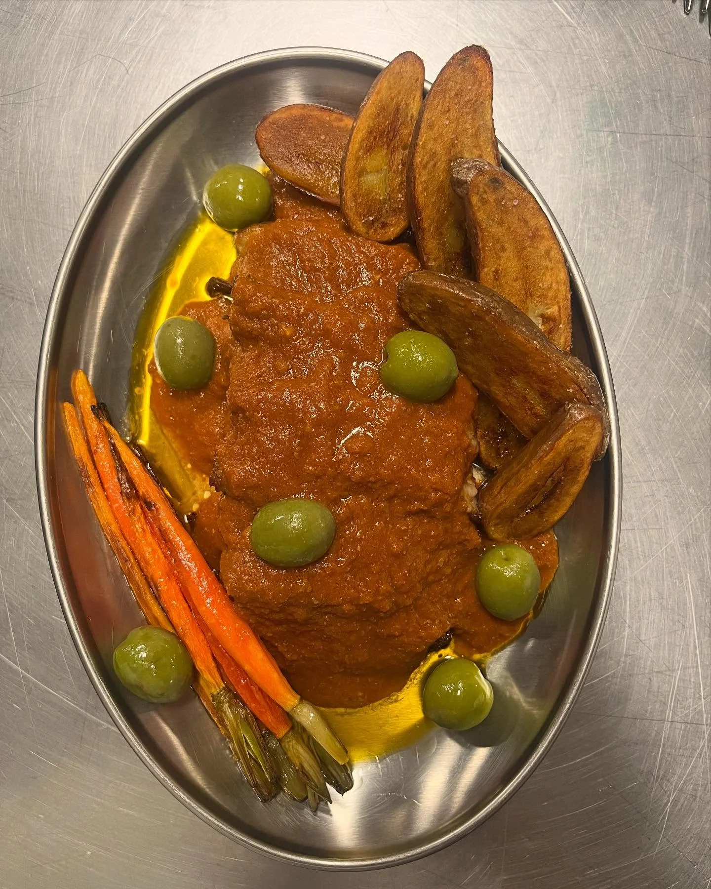 BEEF KALDERETA

~ brisket ~ kaldereta sauce ~ potatoes ~ carrots ~ olives ~ tomato-garlic oil ~ 

Tastes like a long overdue warm hug from a loved one who needs one too ❤️ in a bistro&hellip;

Running as a special for tonight, maybe longer if it&rsqu